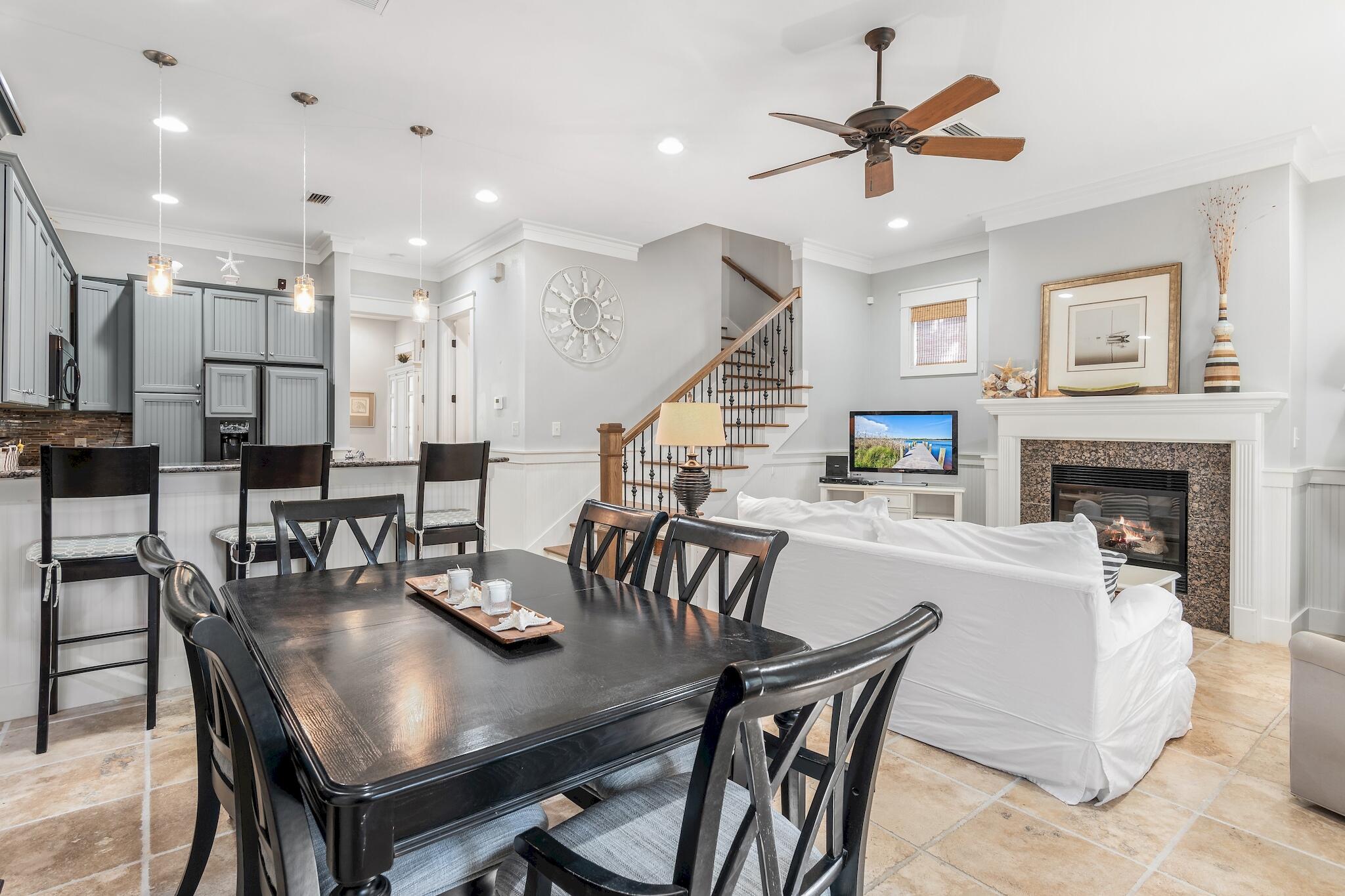 BUNGALOS AT SANDESTIN - Residential