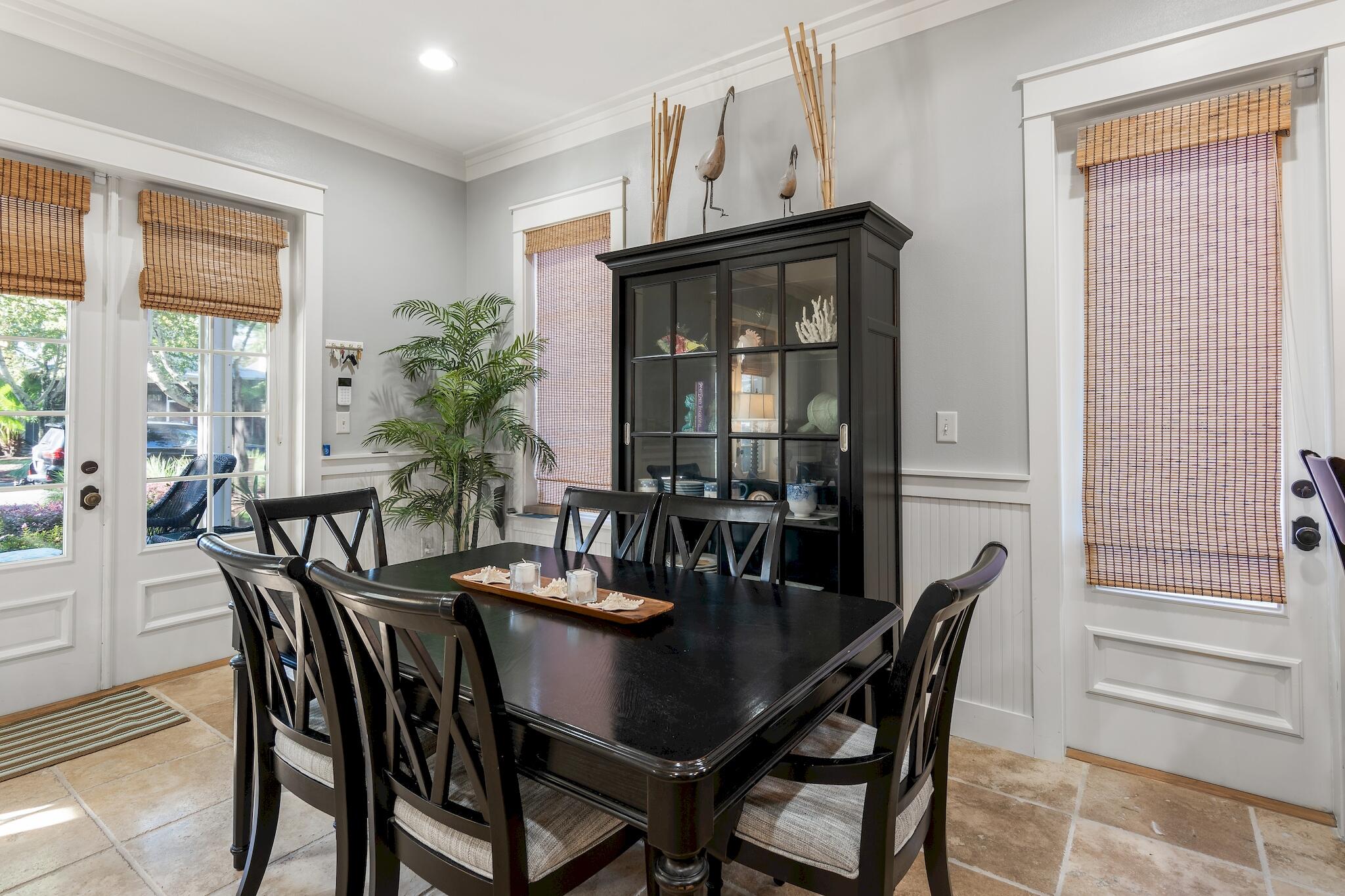 BUNGALOS AT SANDESTIN - Residential