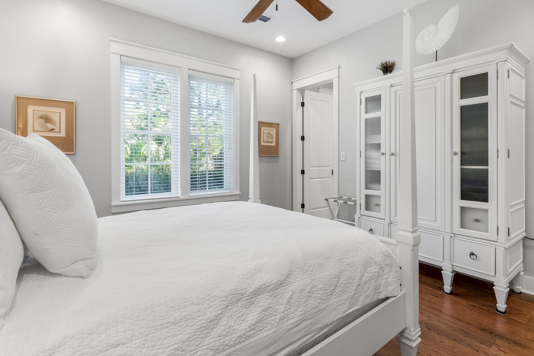 BUNGALOS AT SANDESTIN - Residential