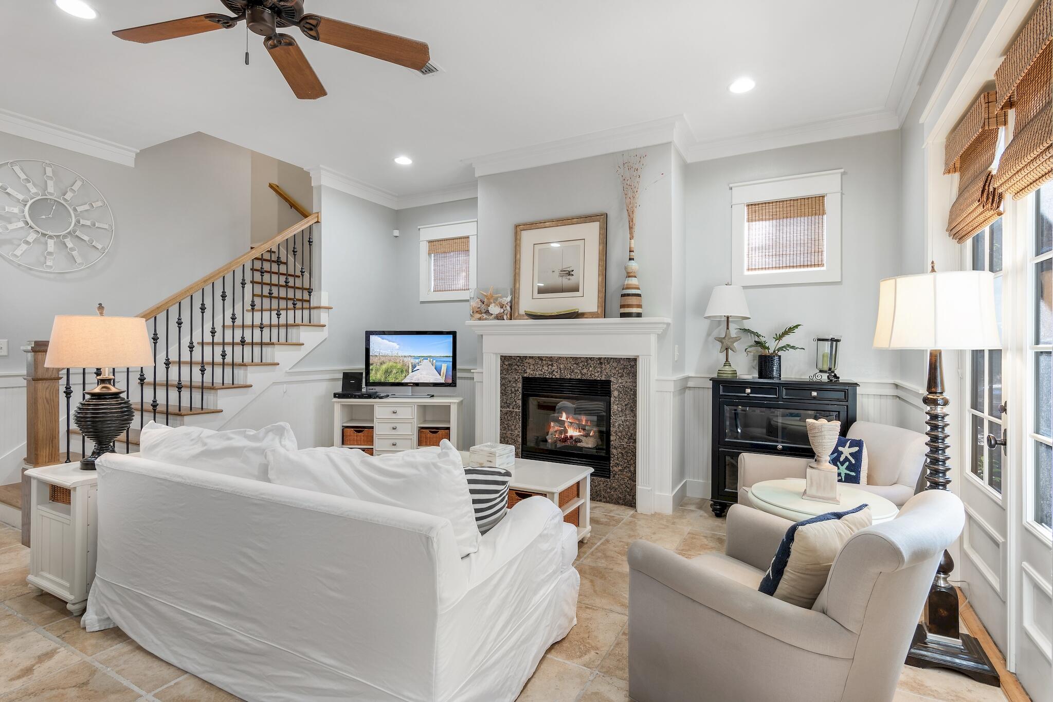 BUNGALOS AT SANDESTIN - Residential