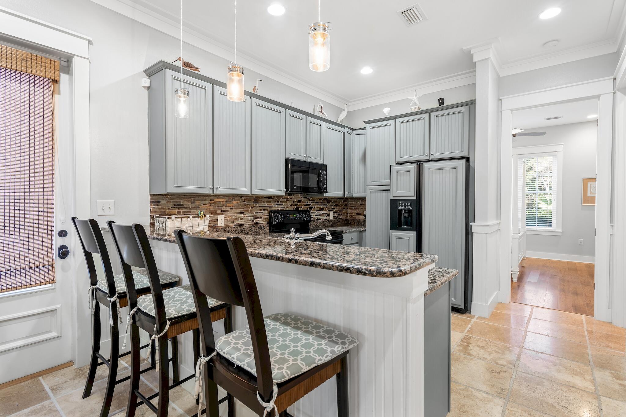 BUNGALOS AT SANDESTIN - Residential