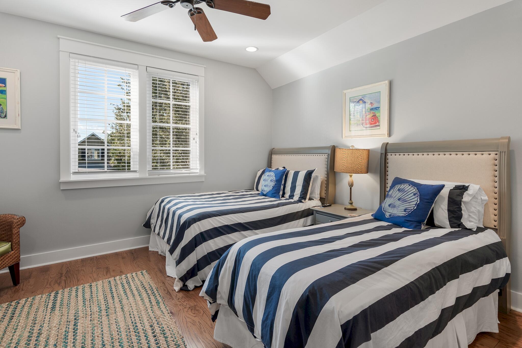 BUNGALOS AT SANDESTIN - Residential