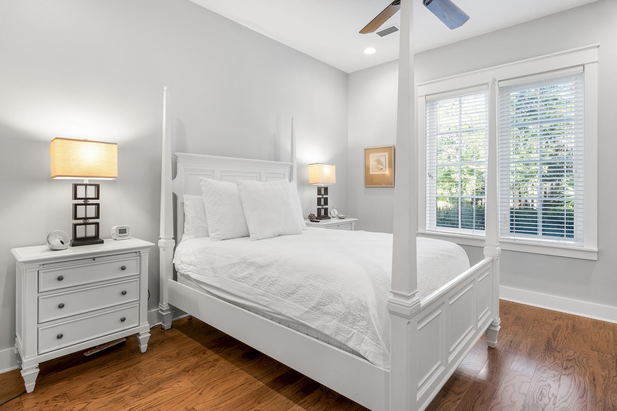 BUNGALOS AT SANDESTIN - Residential