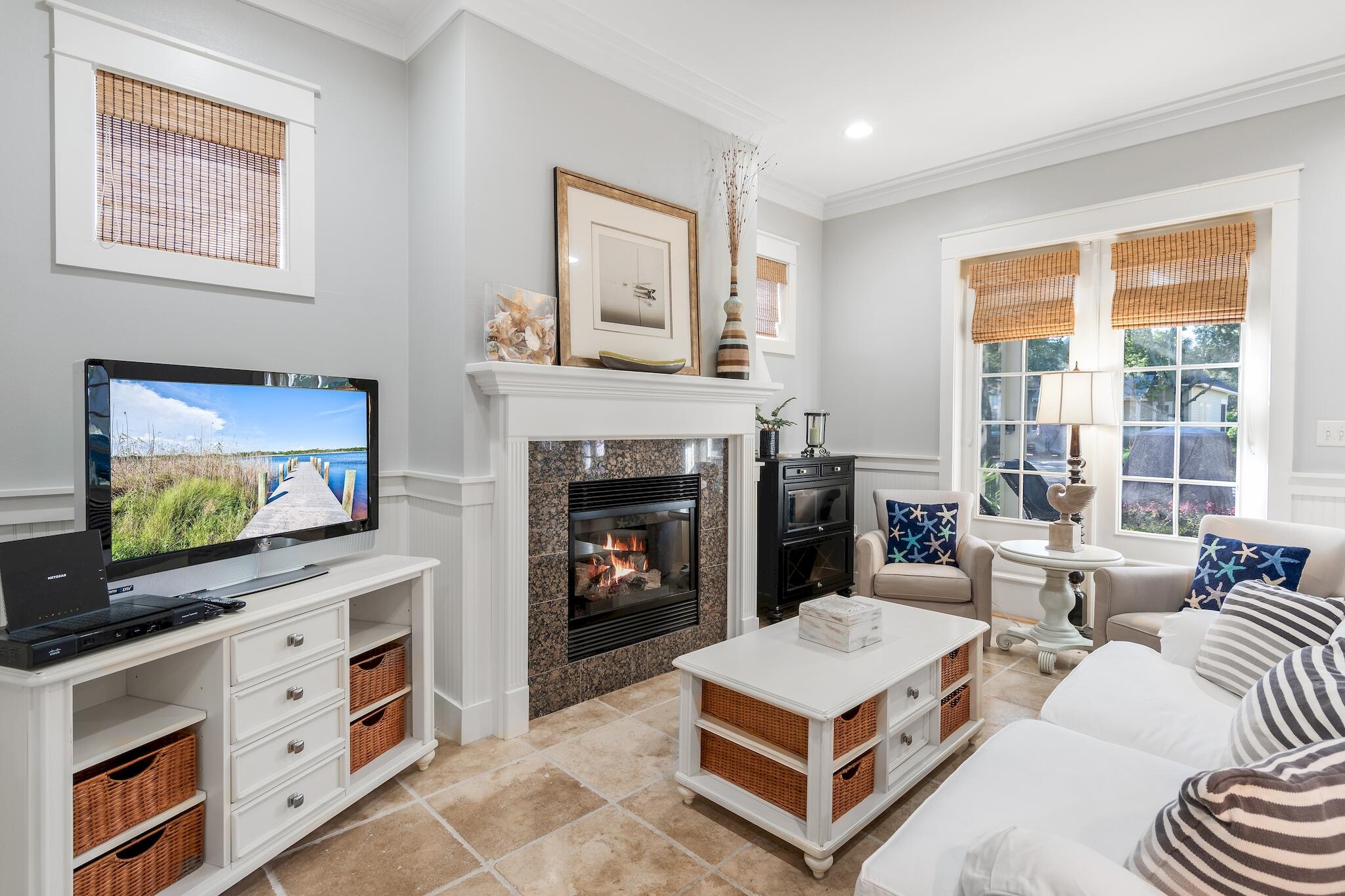 BUNGALOS AT SANDESTIN - Residential