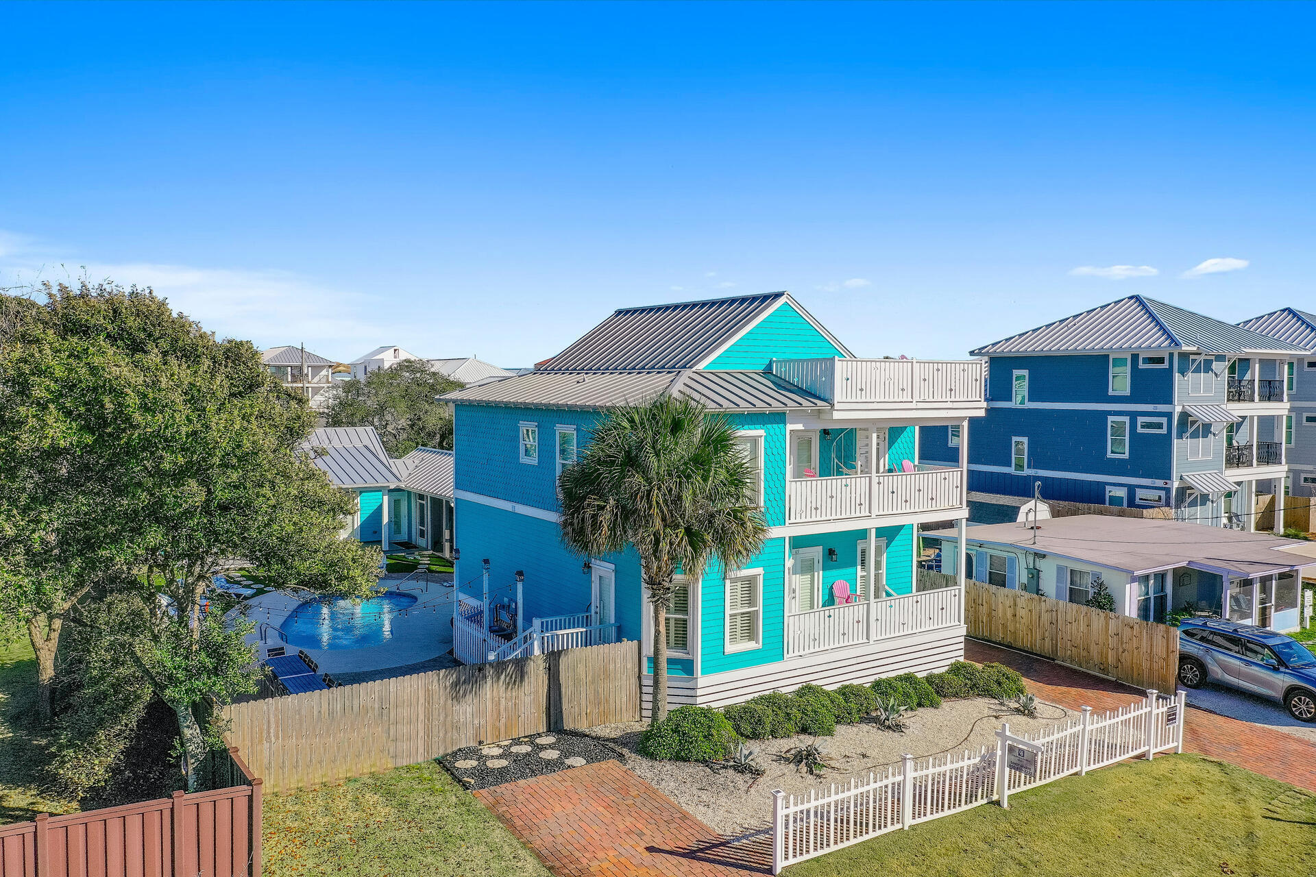 CRYSTAL BEACH - Residential