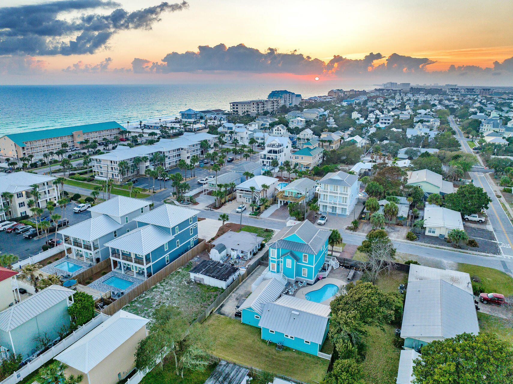 CRYSTAL BEACH - Residential