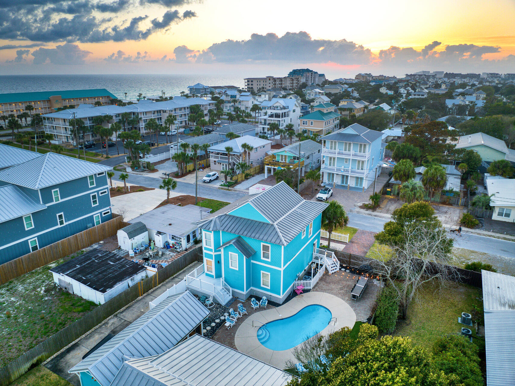 CRYSTAL BEACH - Residential