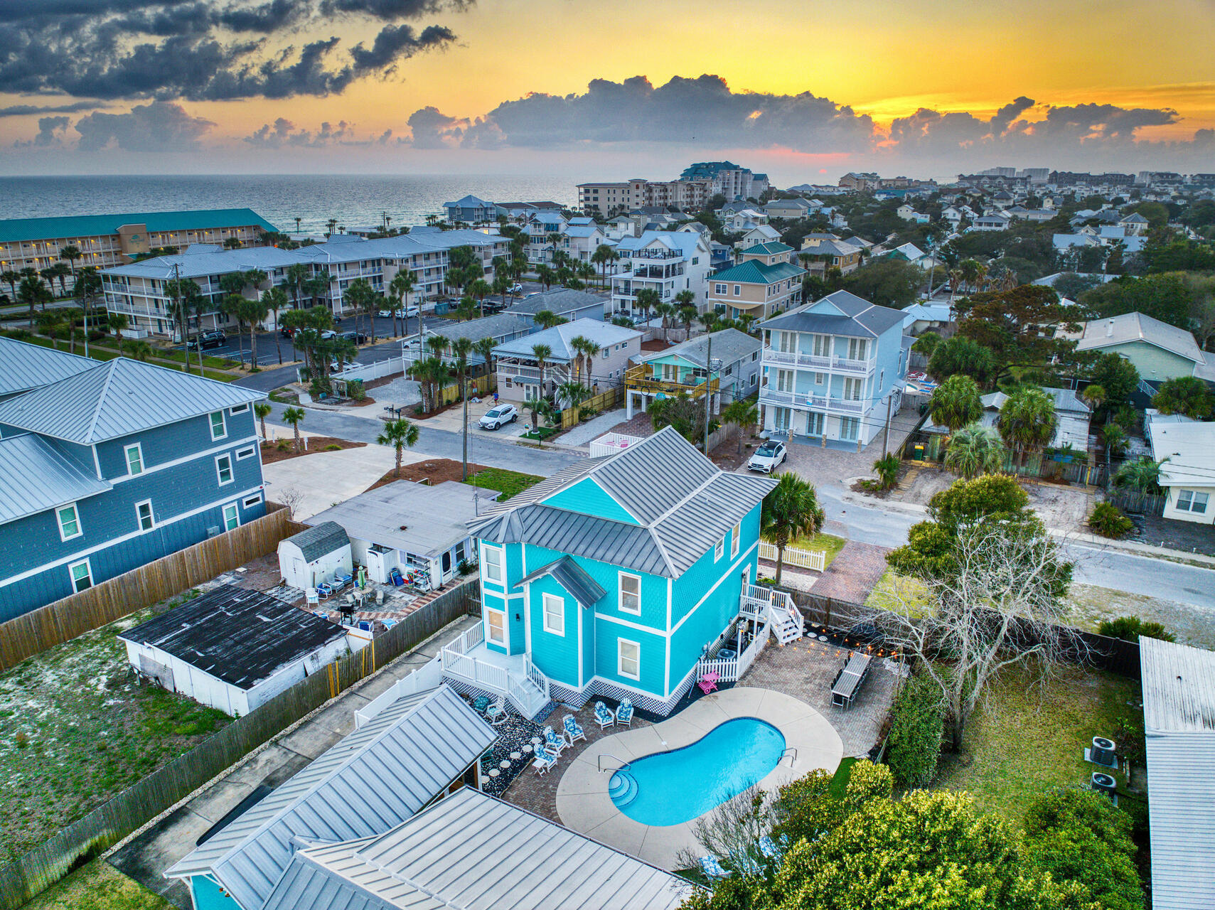 CRYSTAL BEACH - Residential