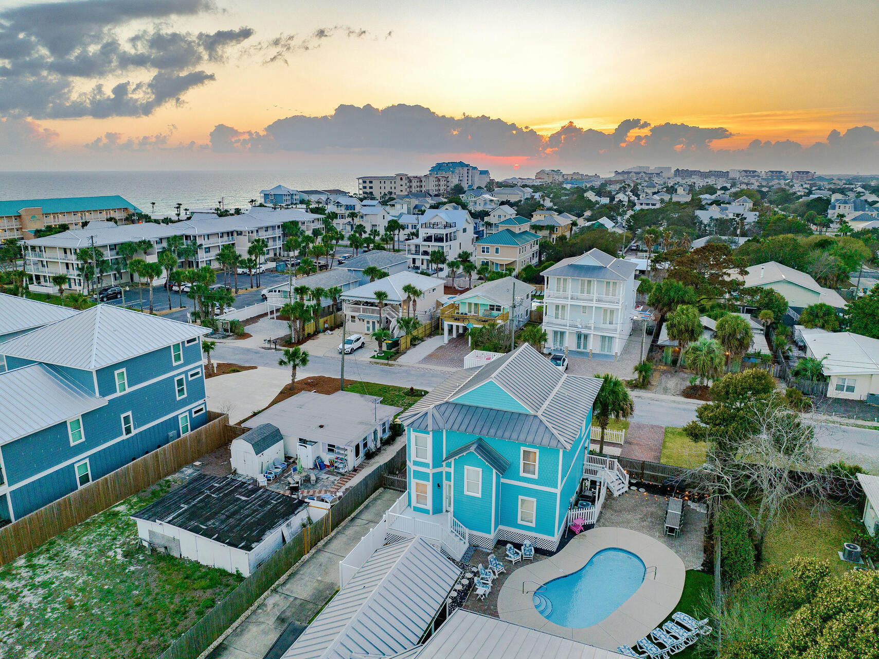 CRYSTAL BEACH - Residential