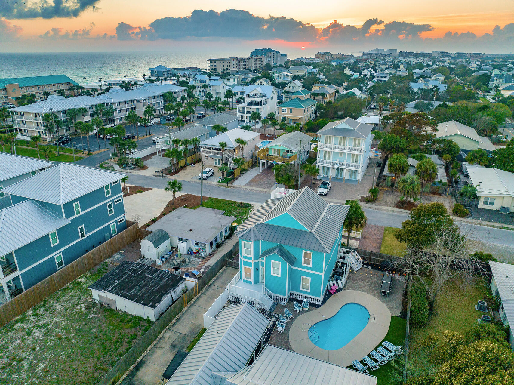 CRYSTAL BEACH - Residential