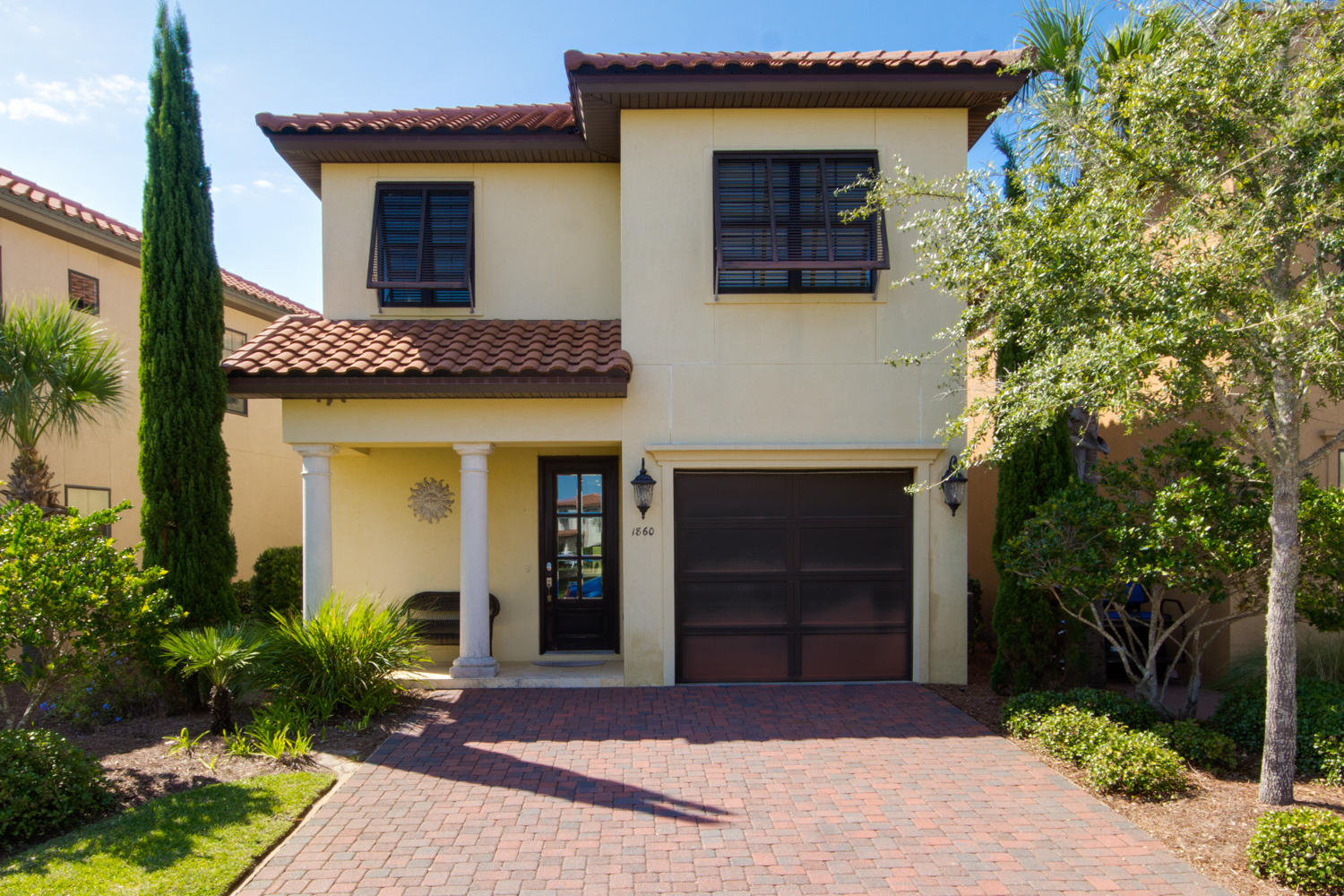 VILLA LAGO - Residential