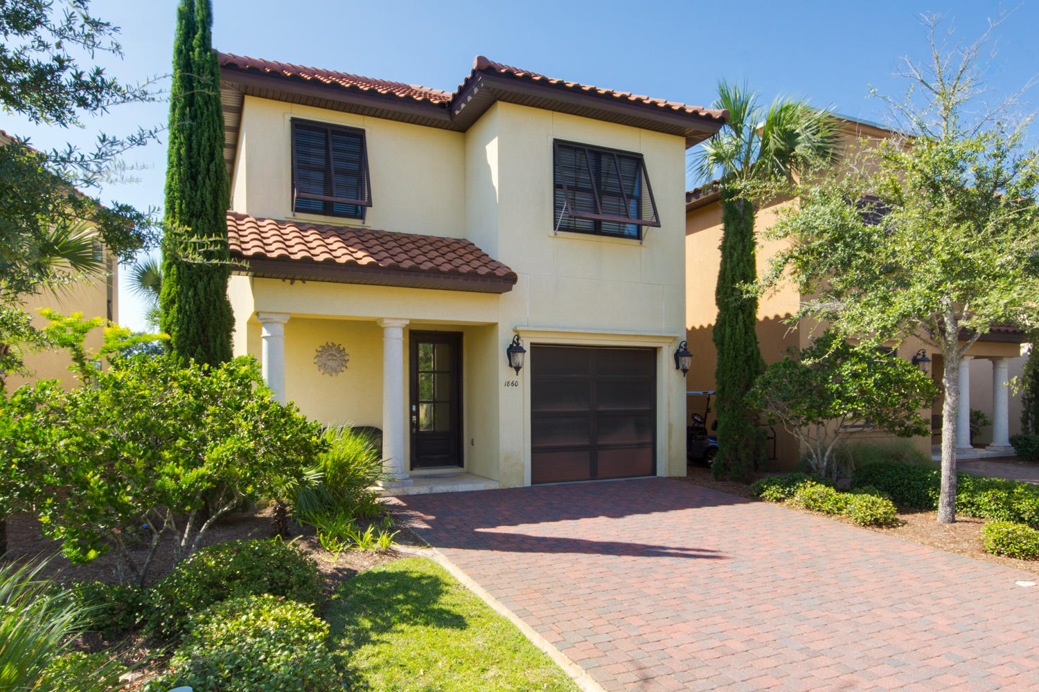 VILLA LAGO - Residential