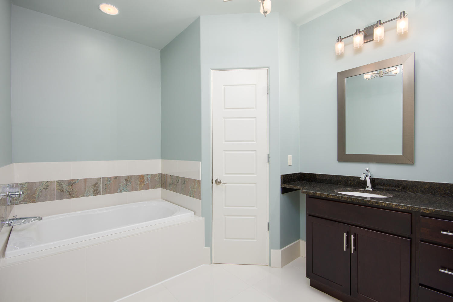 VILLA LAGO - Residential