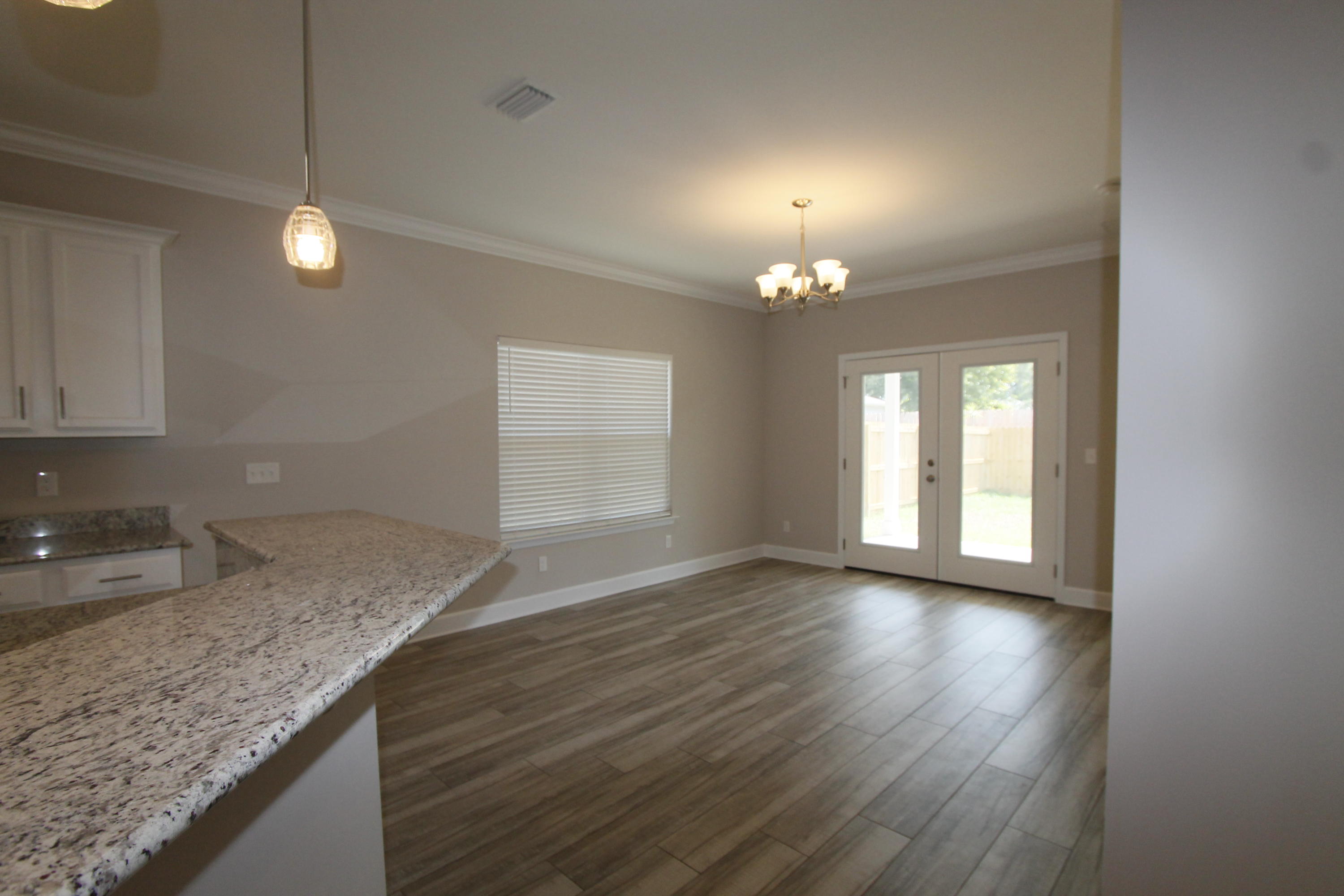 CRESCENT SHORES - Residential