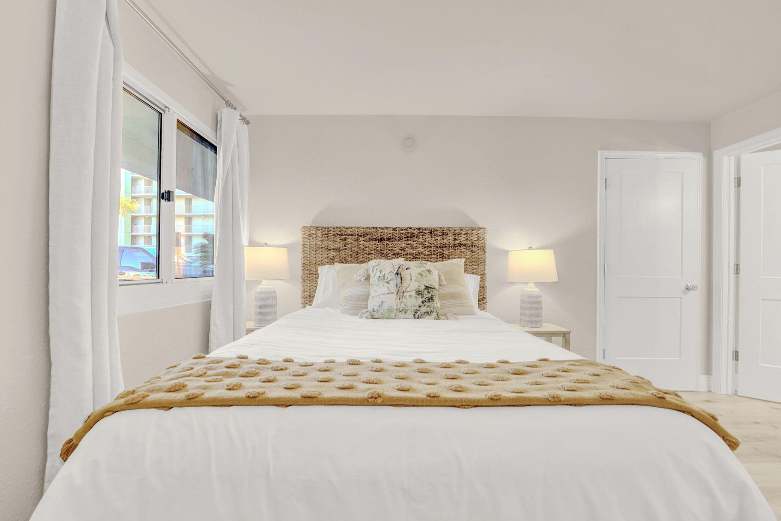 PINNACLE PORT - Residential