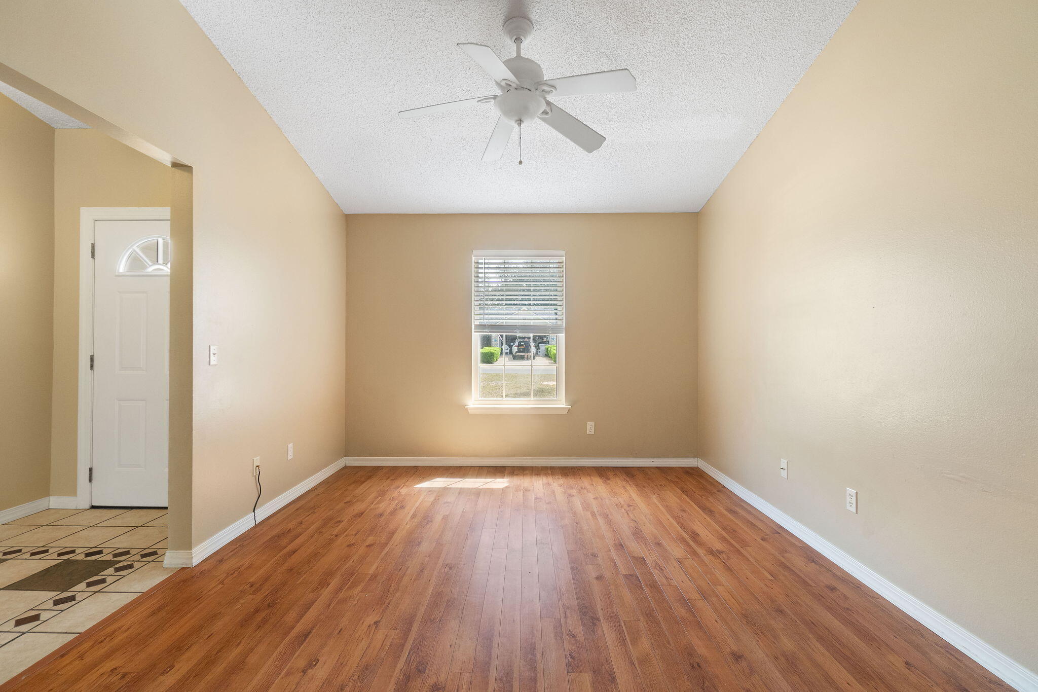 COUNTRY BREEZE ESTATES - Residential