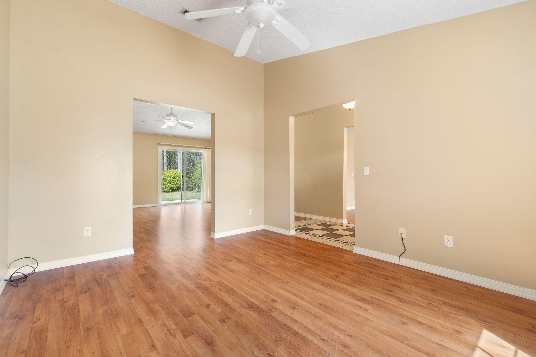 COUNTRY BREEZE ESTATES - Residential