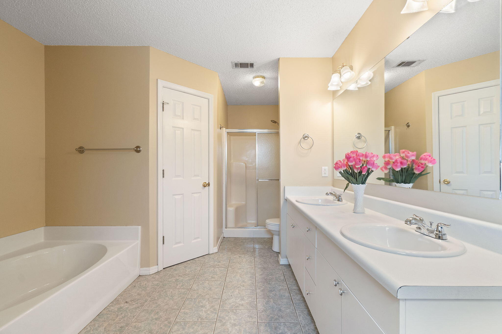 COUNTRY BREEZE ESTATES - Residential