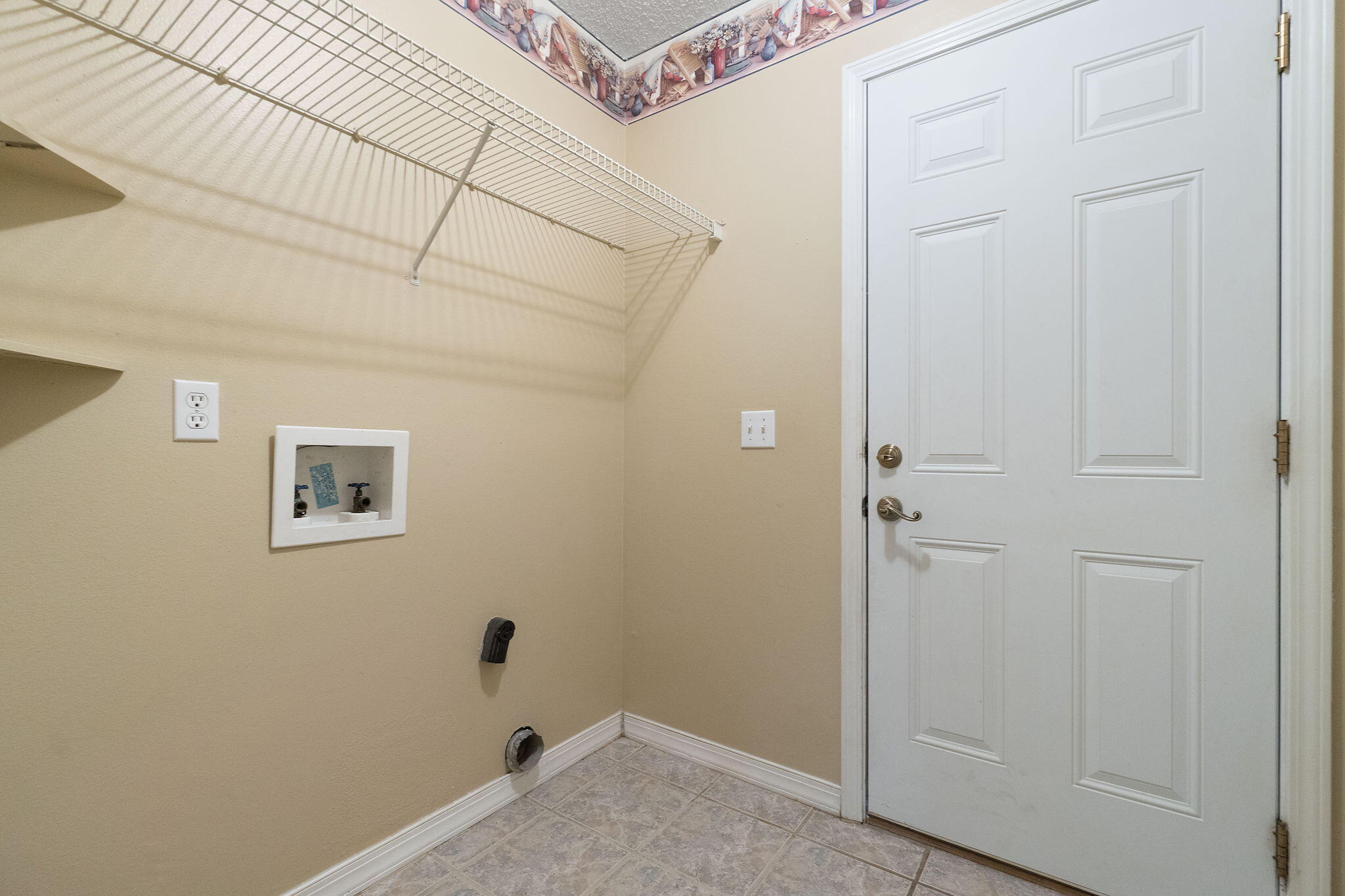 COUNTRY BREEZE ESTATES - Residential