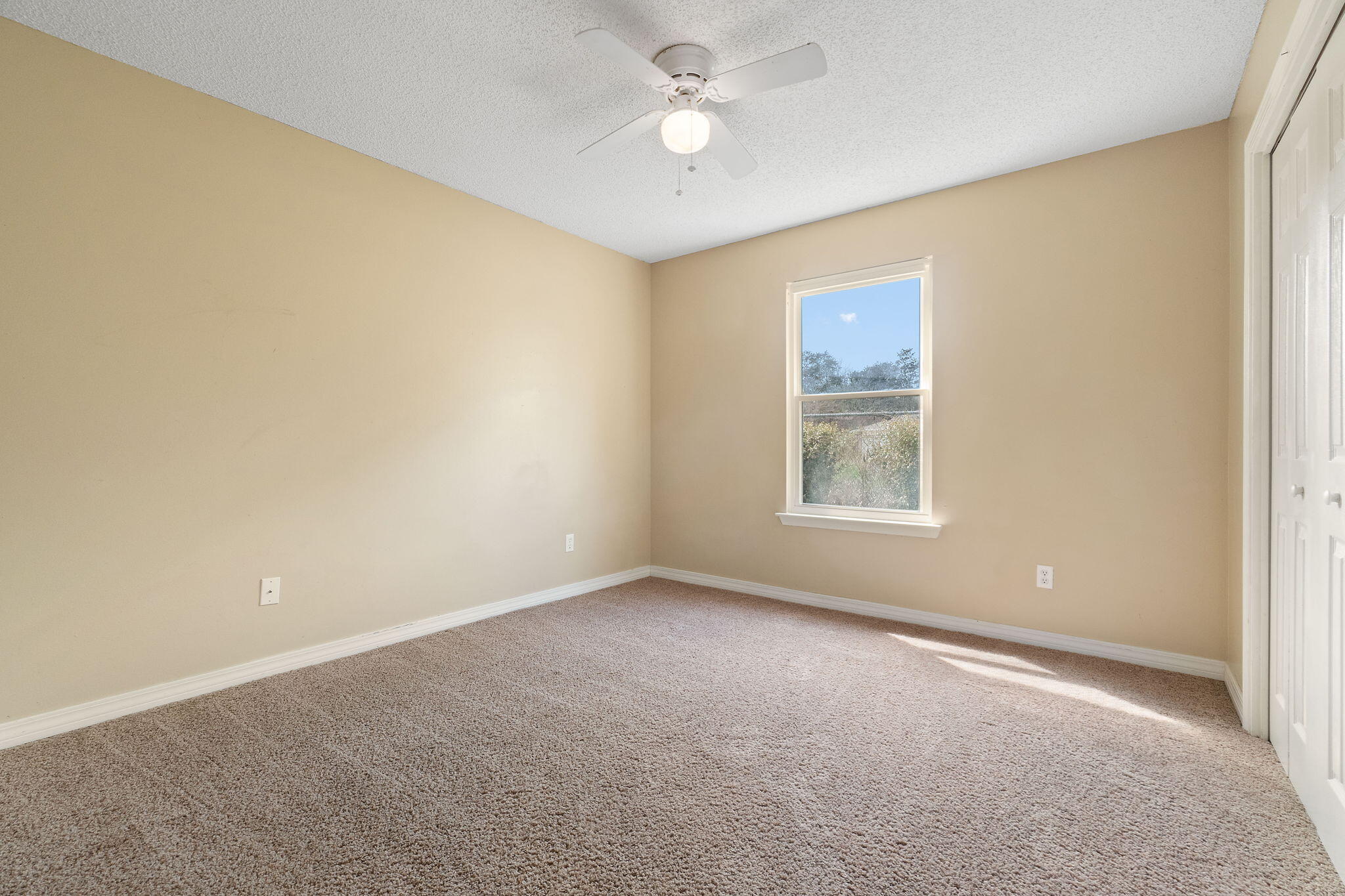 COUNTRY BREEZE ESTATES - Residential