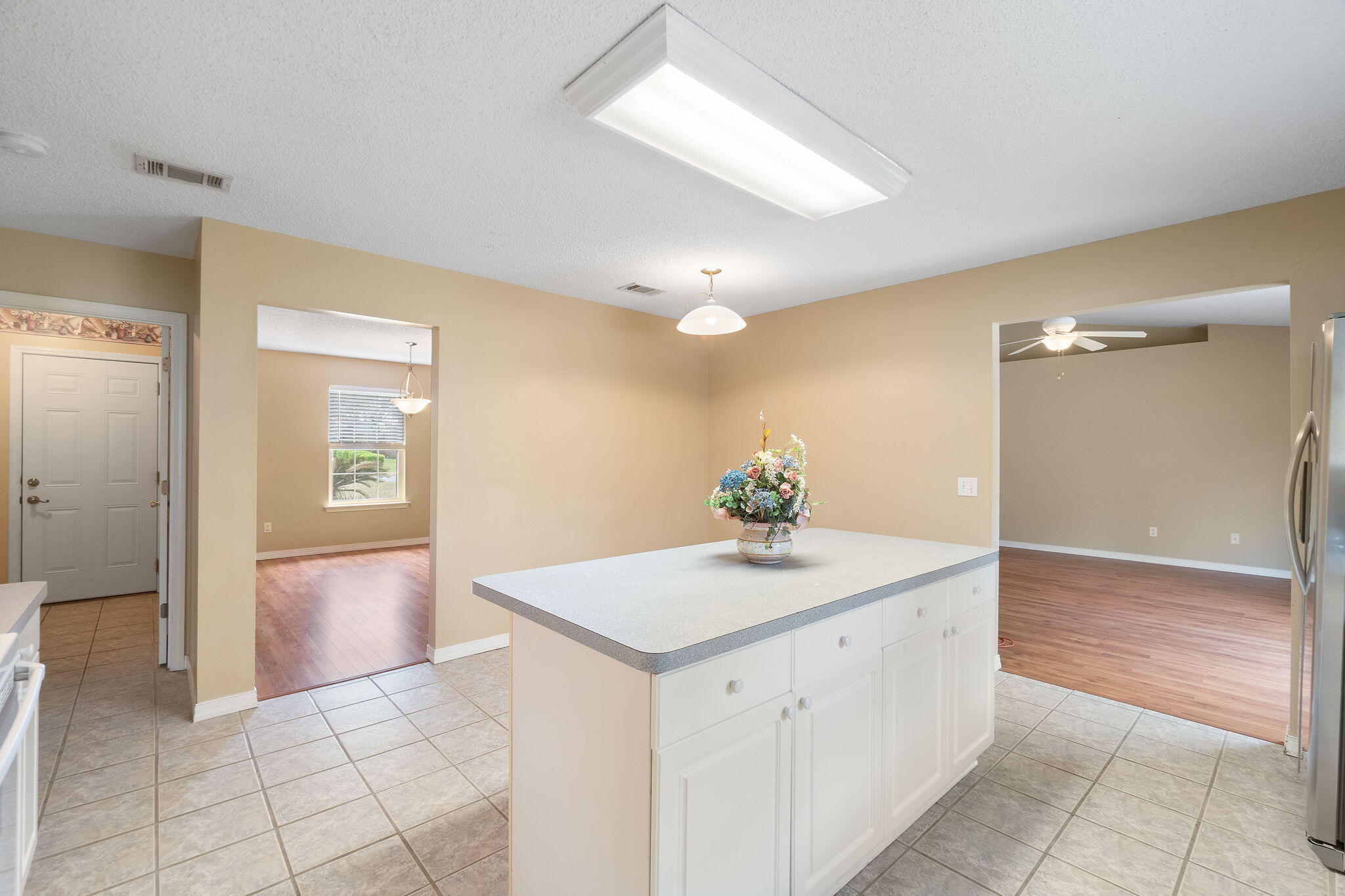 COUNTRY BREEZE ESTATES - Residential