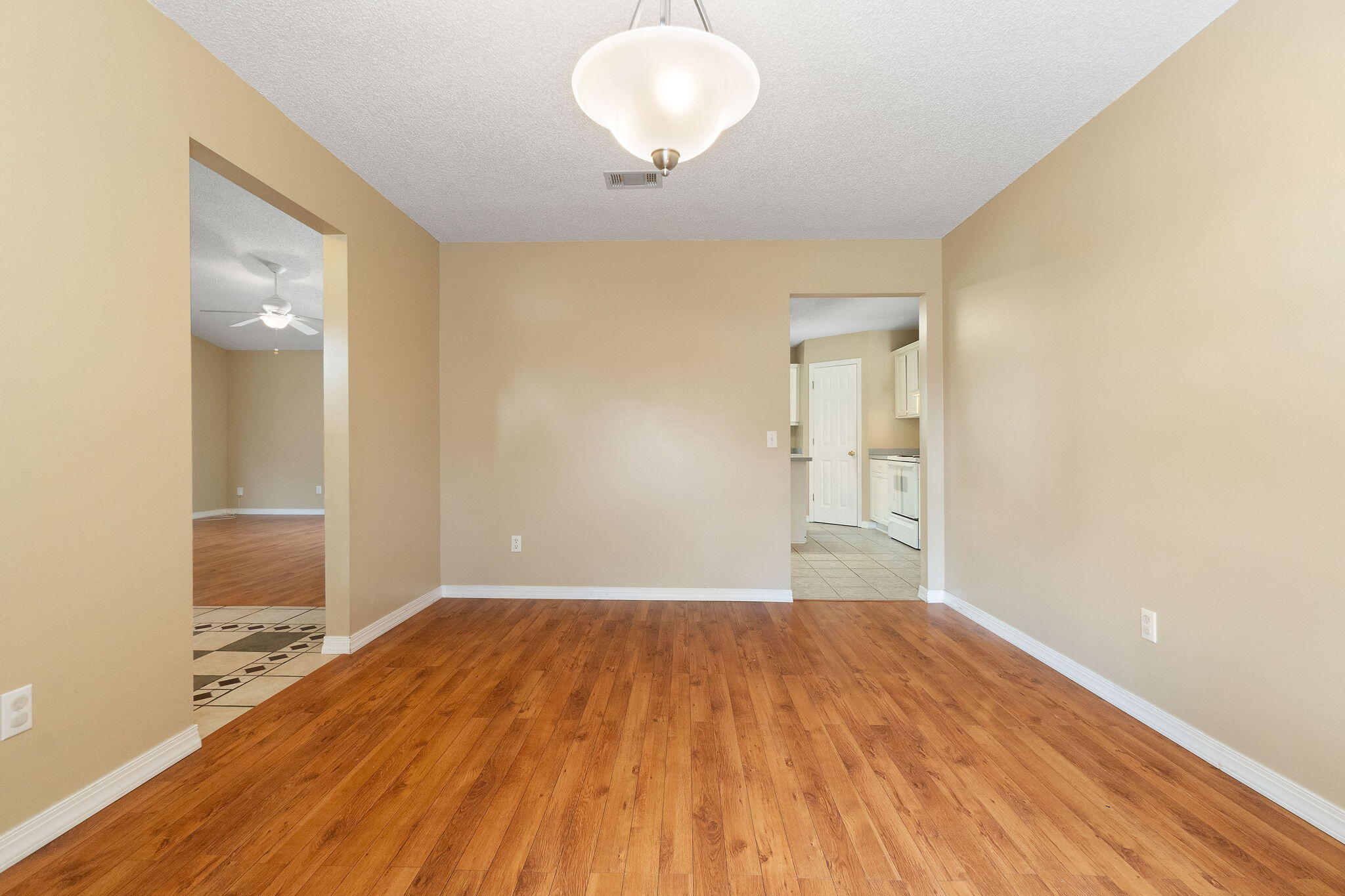 COUNTRY BREEZE ESTATES - Residential