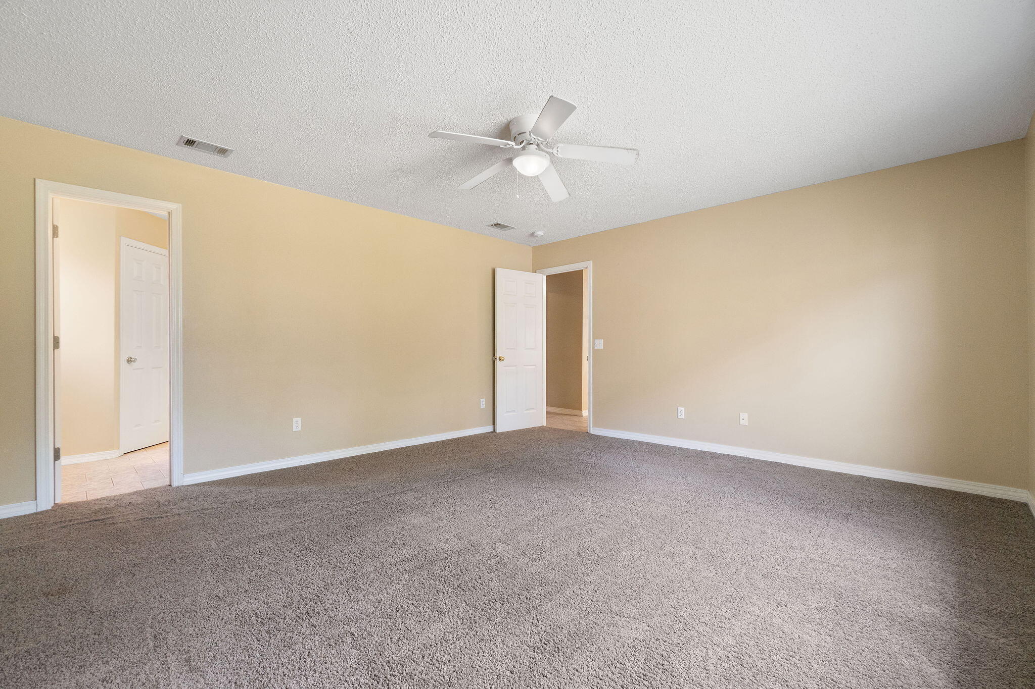 COUNTRY BREEZE ESTATES - Residential