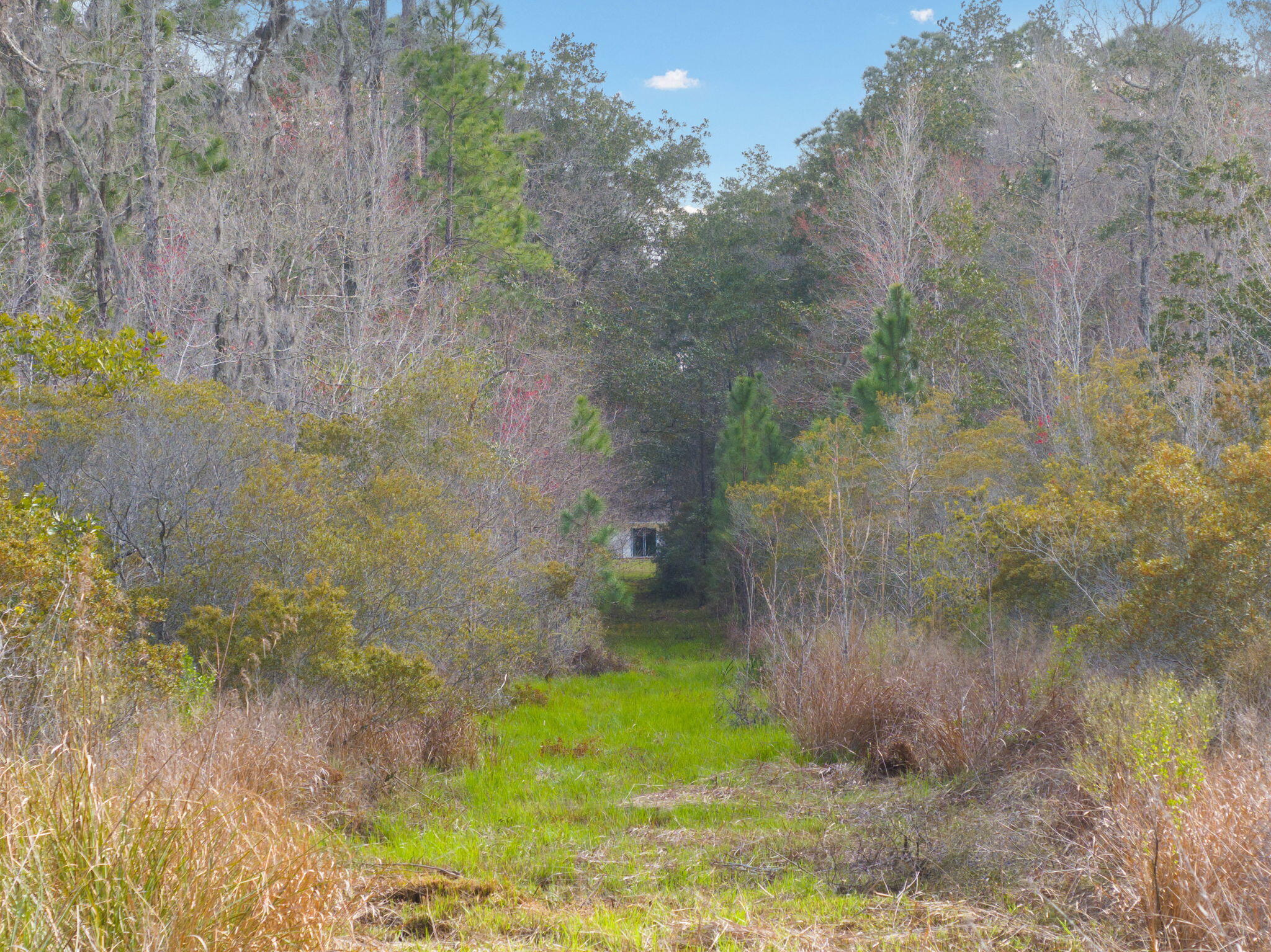 COUNTRY BREEZE ESTATES - Residential