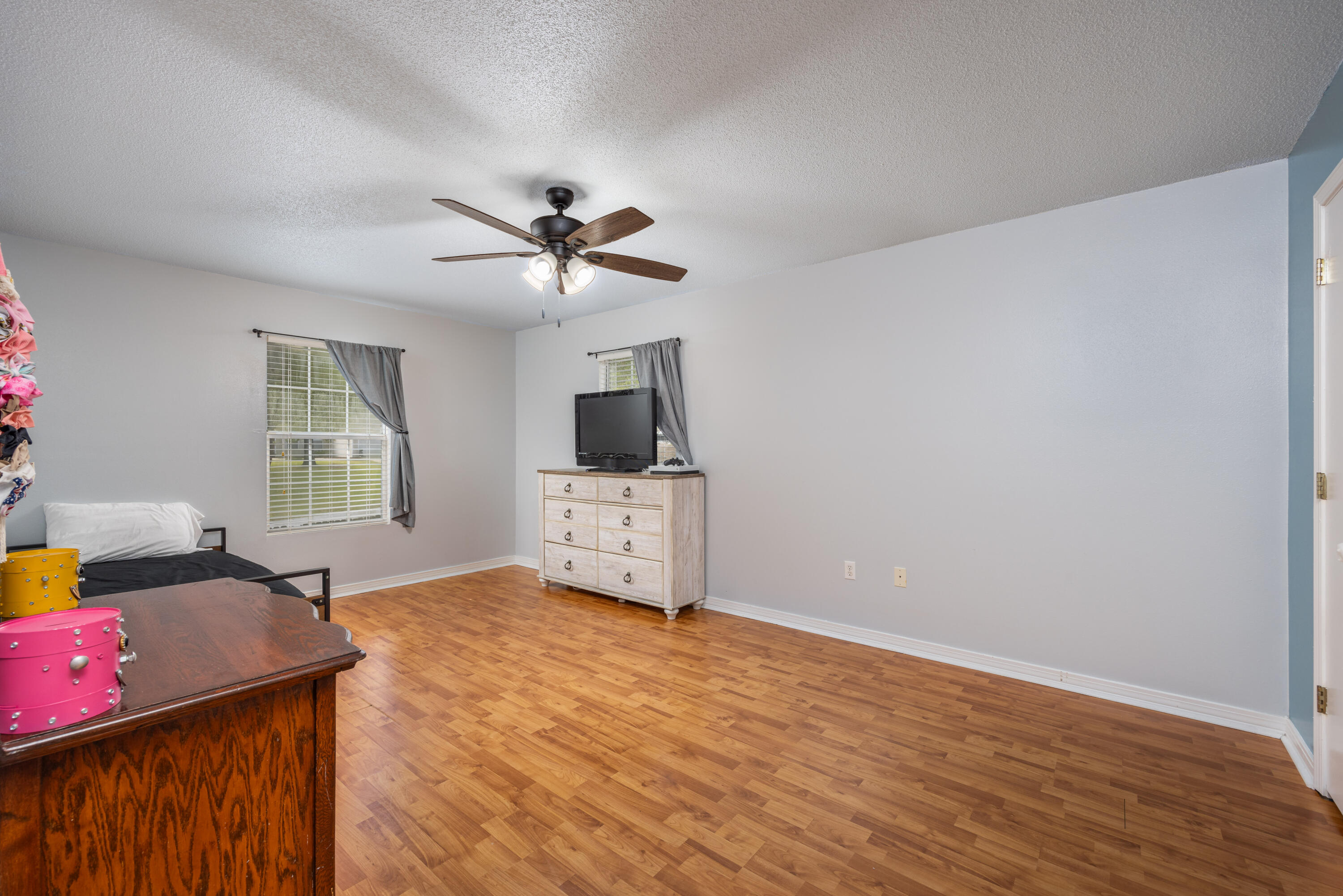 ROLLING HILLS ESTATES - Residential