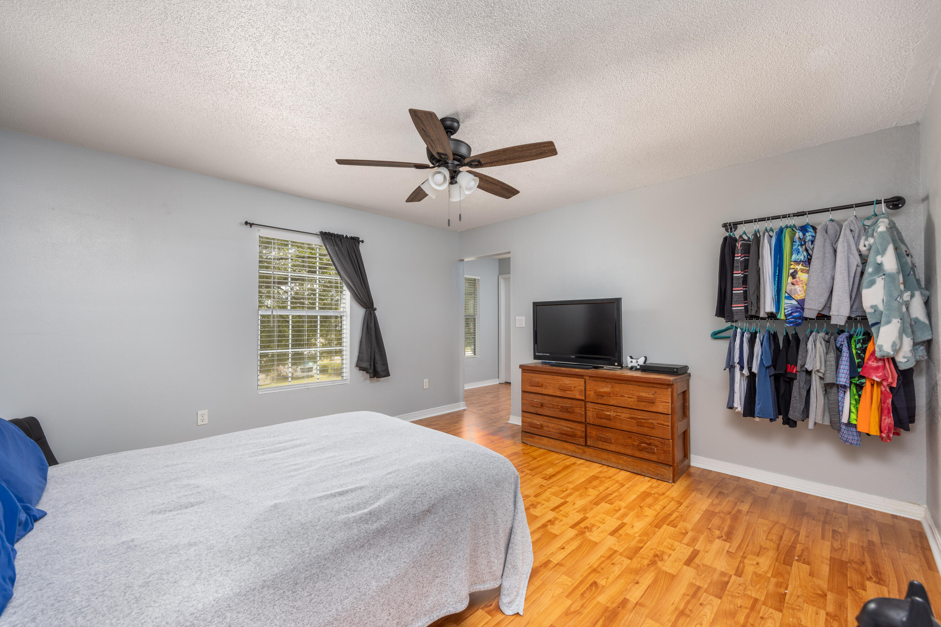 ROLLING HILLS ESTATES - Residential