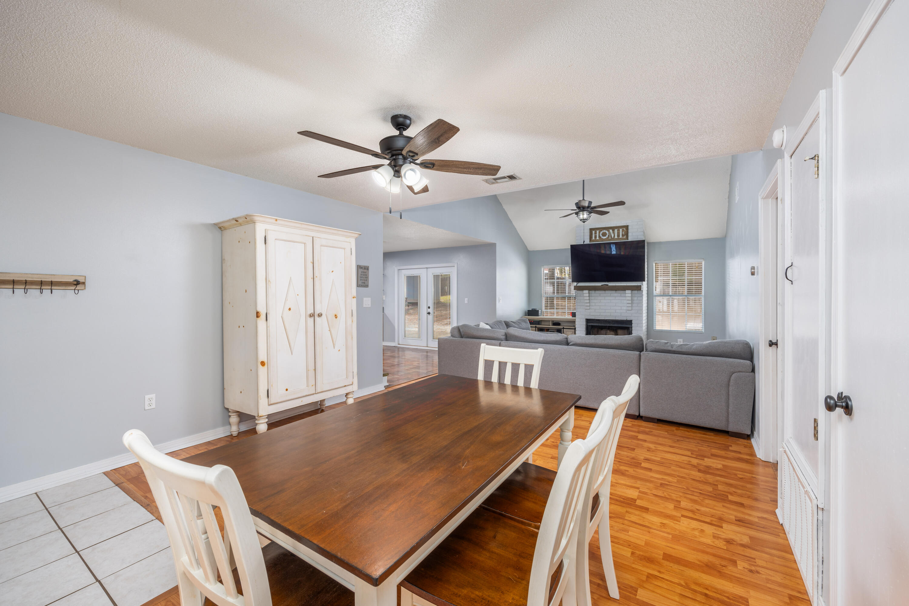 ROLLING HILLS ESTATES - Residential