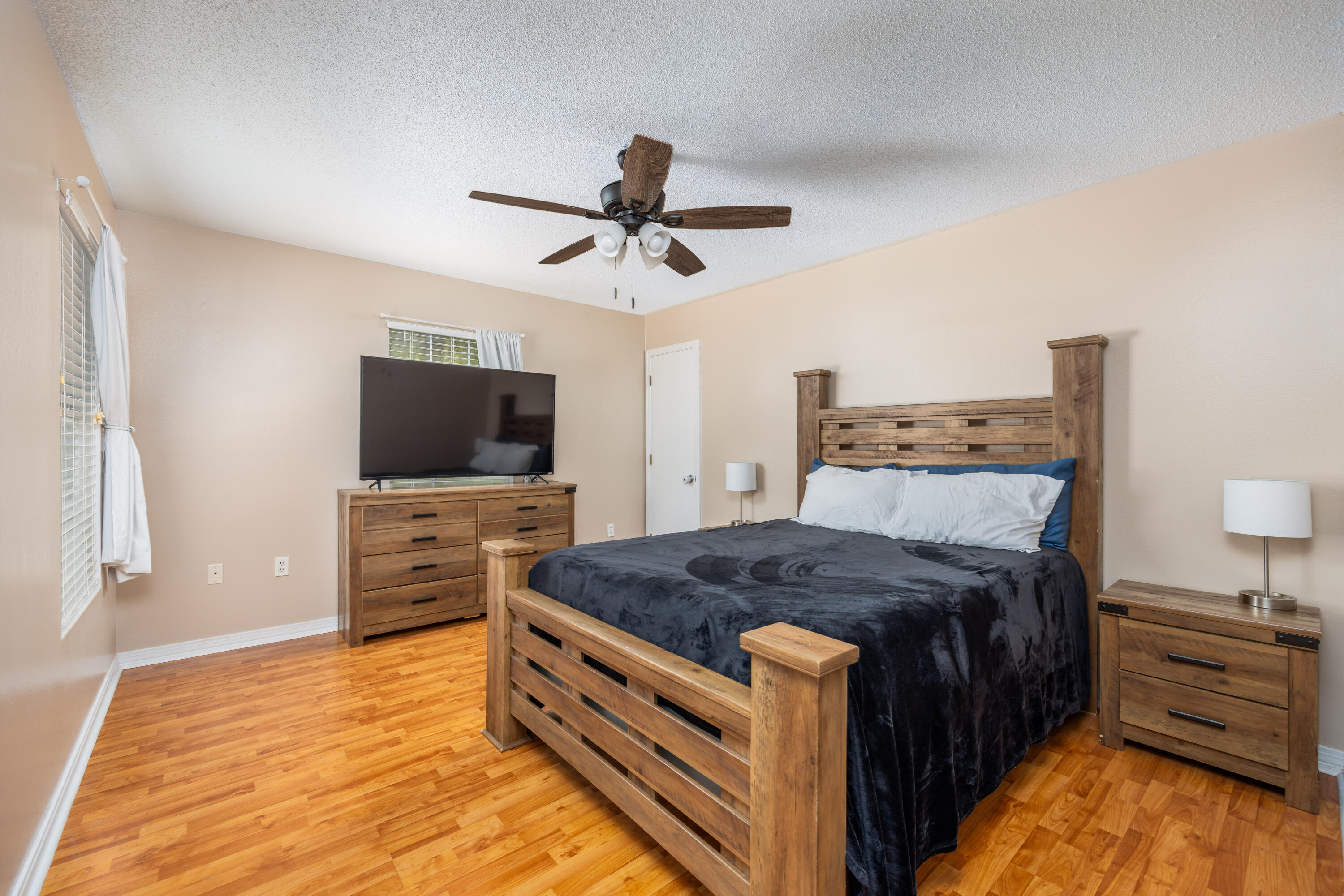 ROLLING HILLS ESTATES - Residential