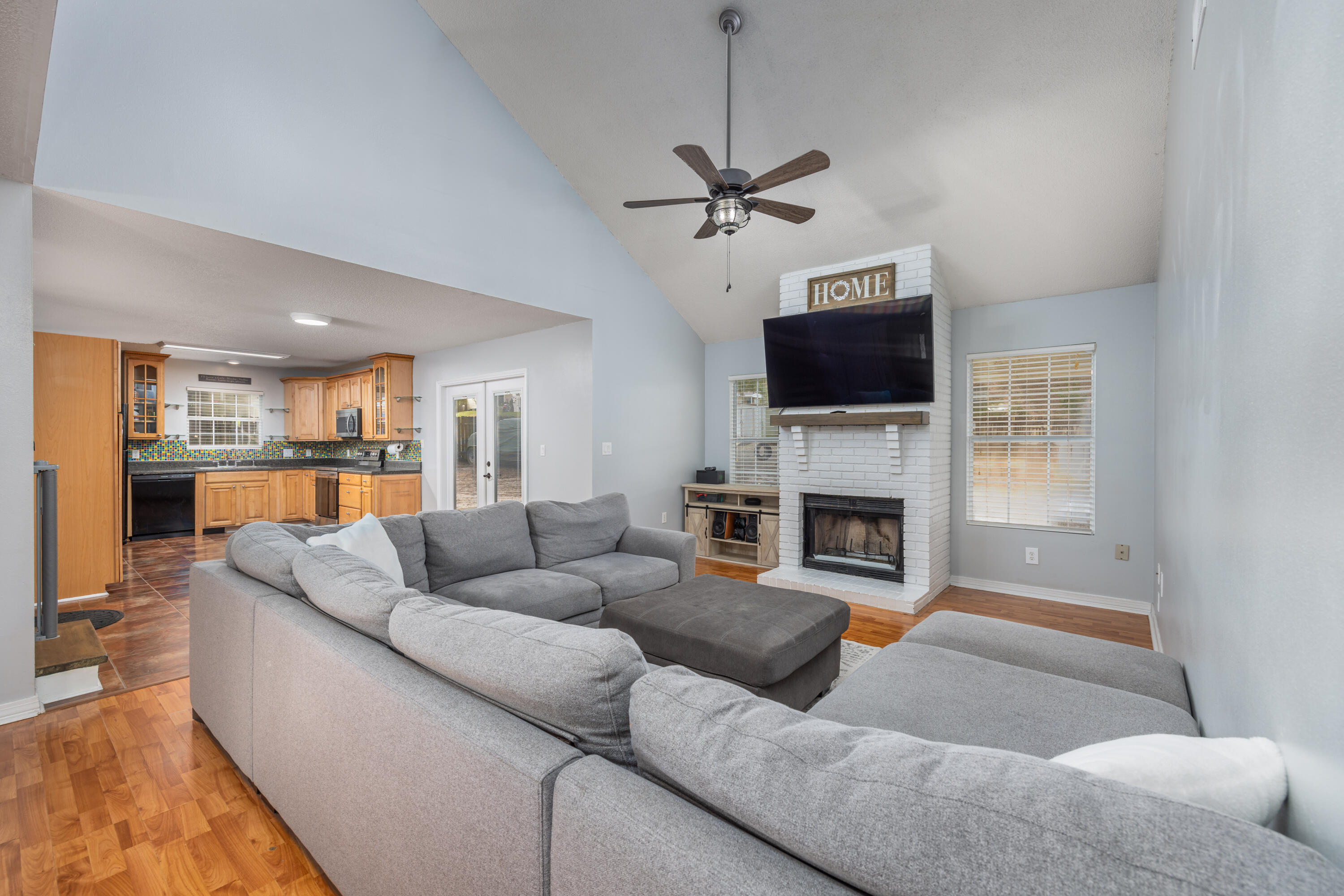 ROLLING HILLS ESTATES - Residential