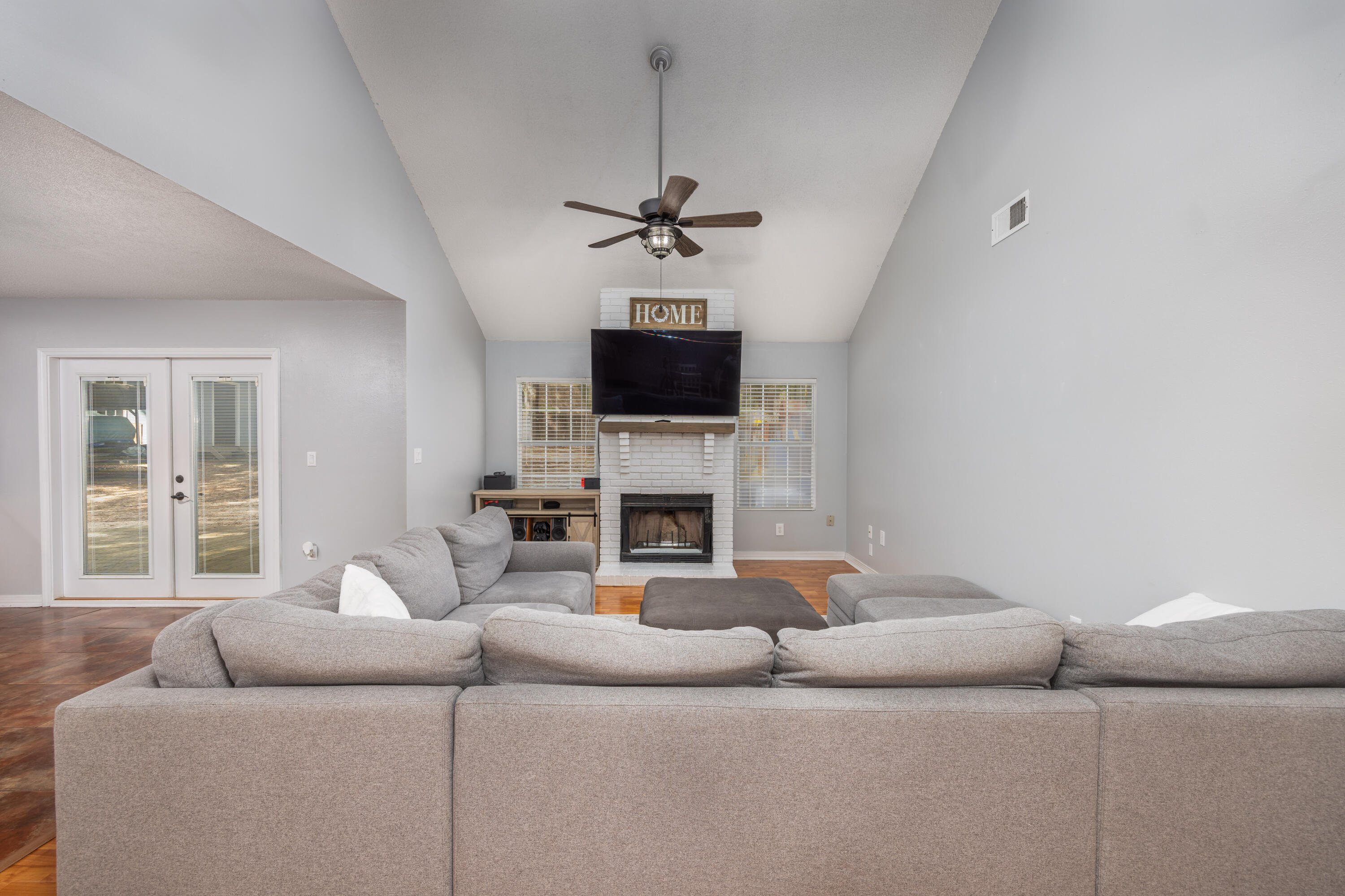 ROLLING HILLS ESTATES - Residential