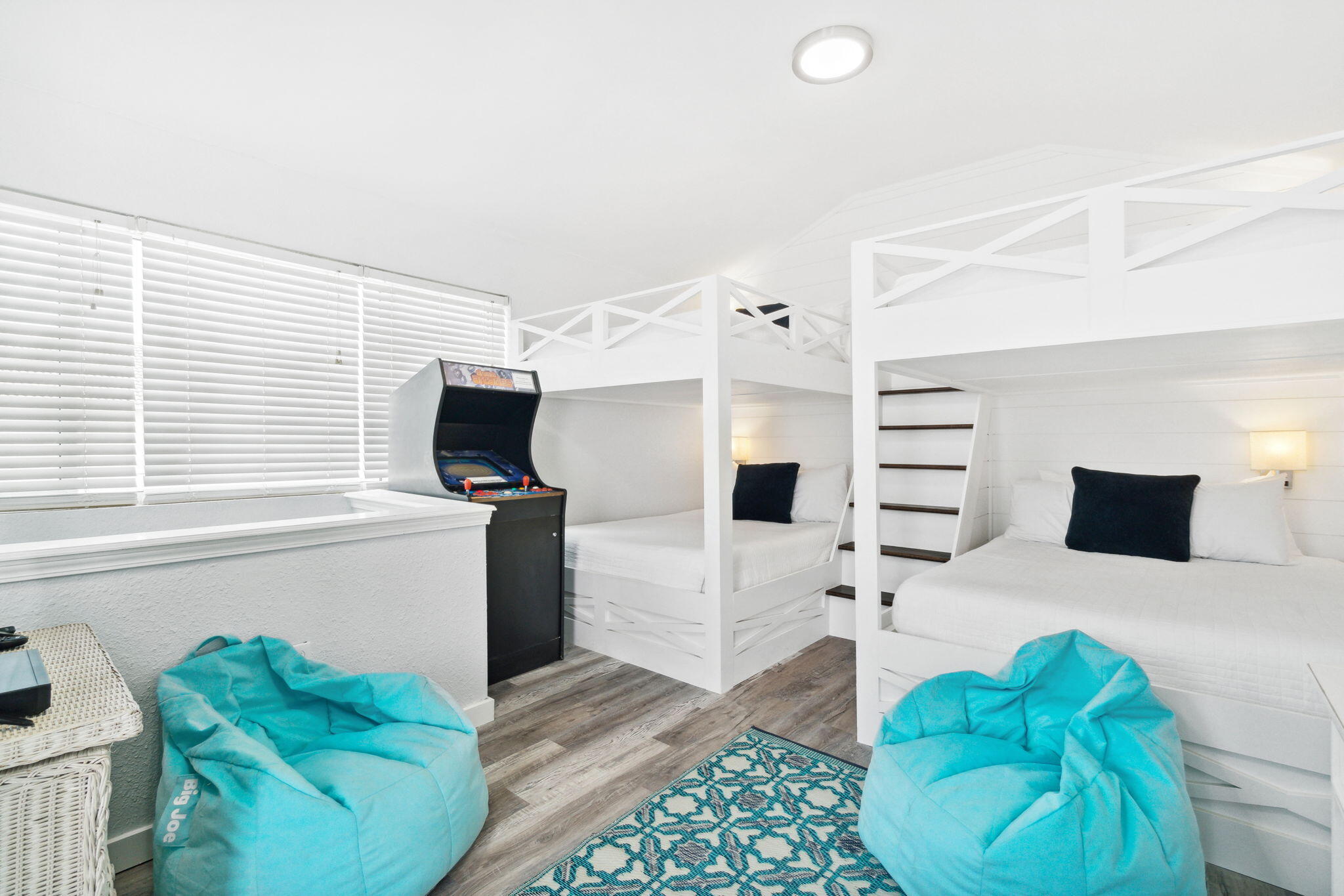 FRANGISTA BEACH 1ST ADDN - Residential
