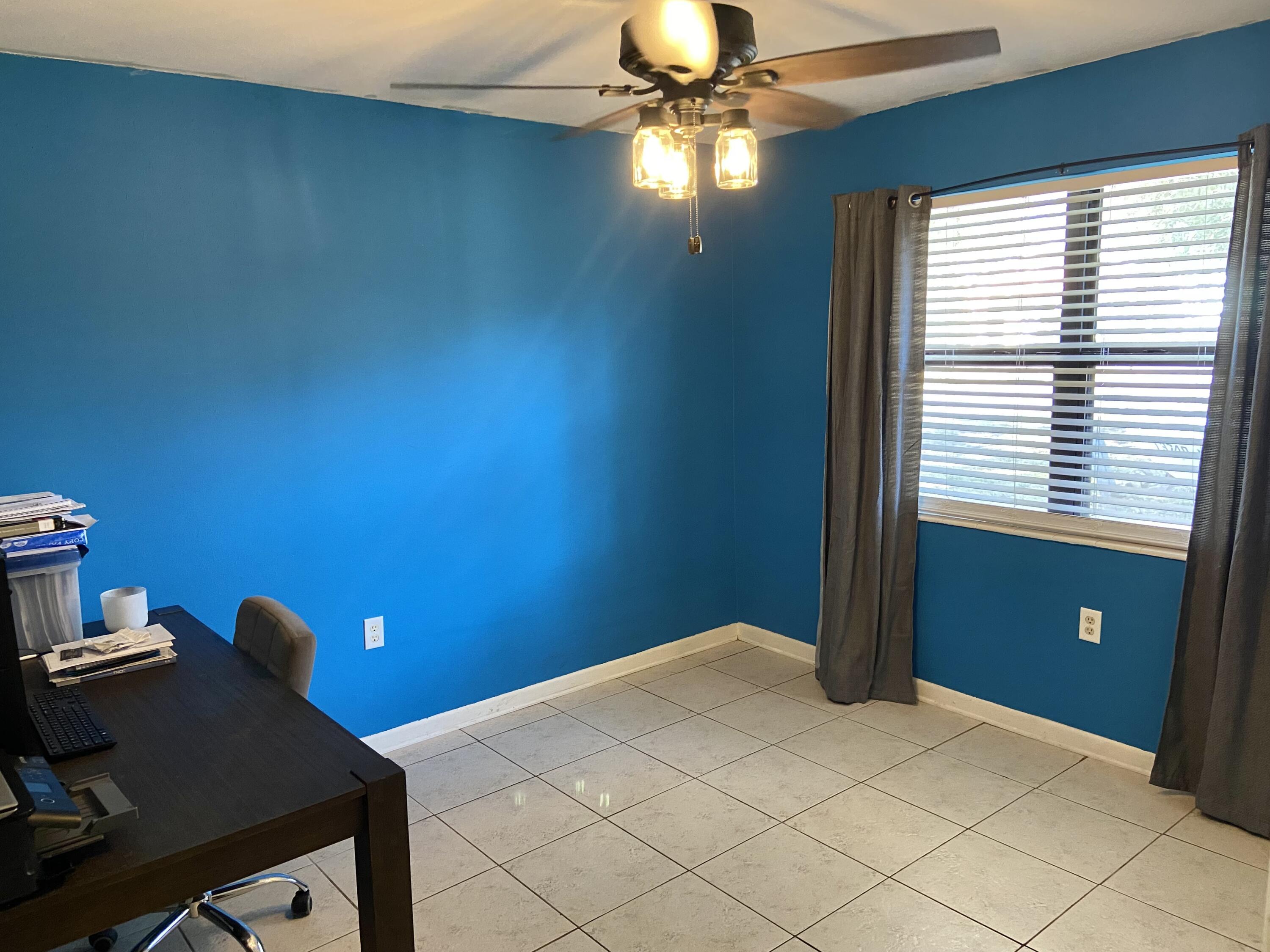 PALM EST UNIT #4 - Residential