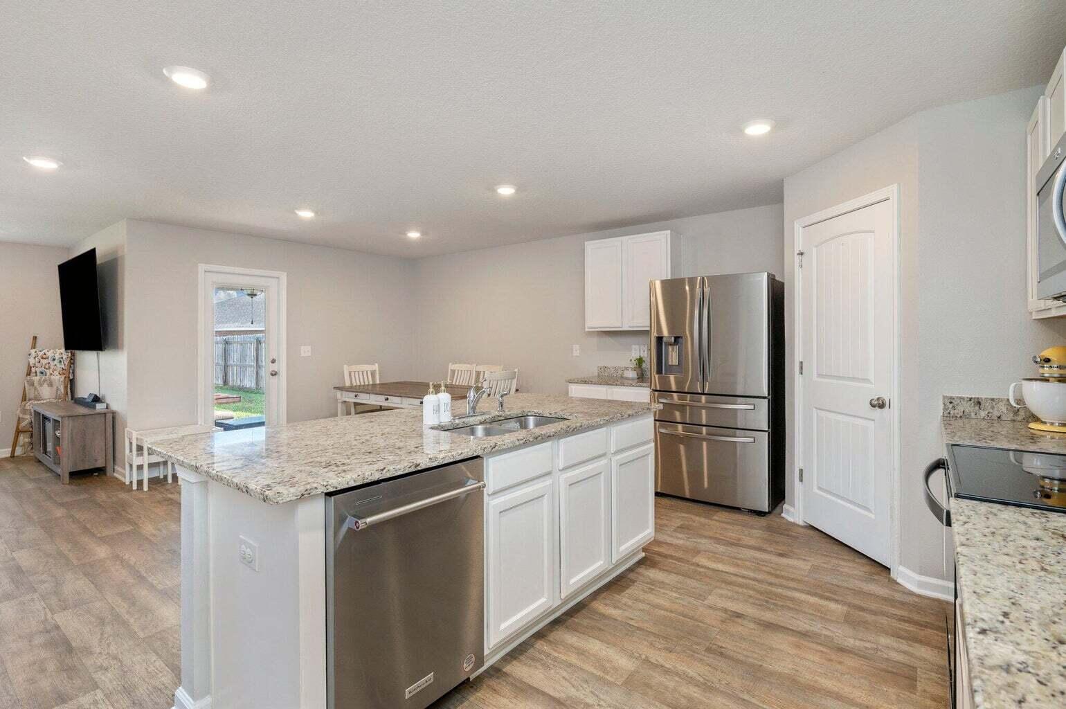 Redstone Commons - Residential Lease