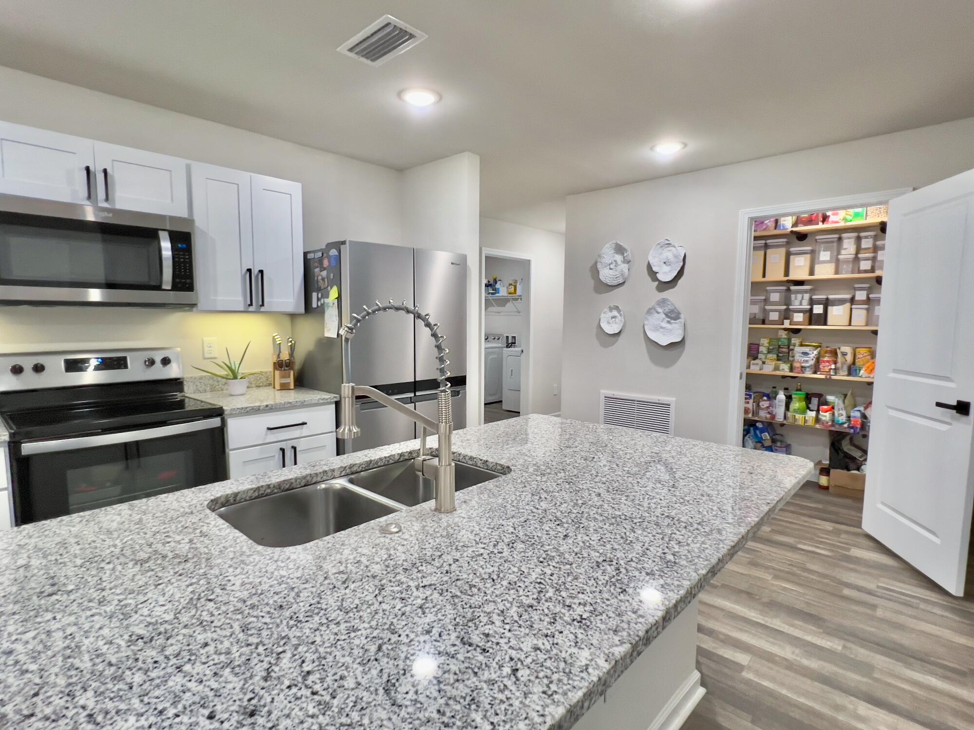 CROSS CREEK ESTATES - Residential