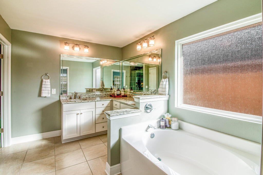 STONECHASE - Residential