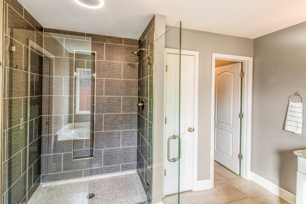 STONECHASE - Residential