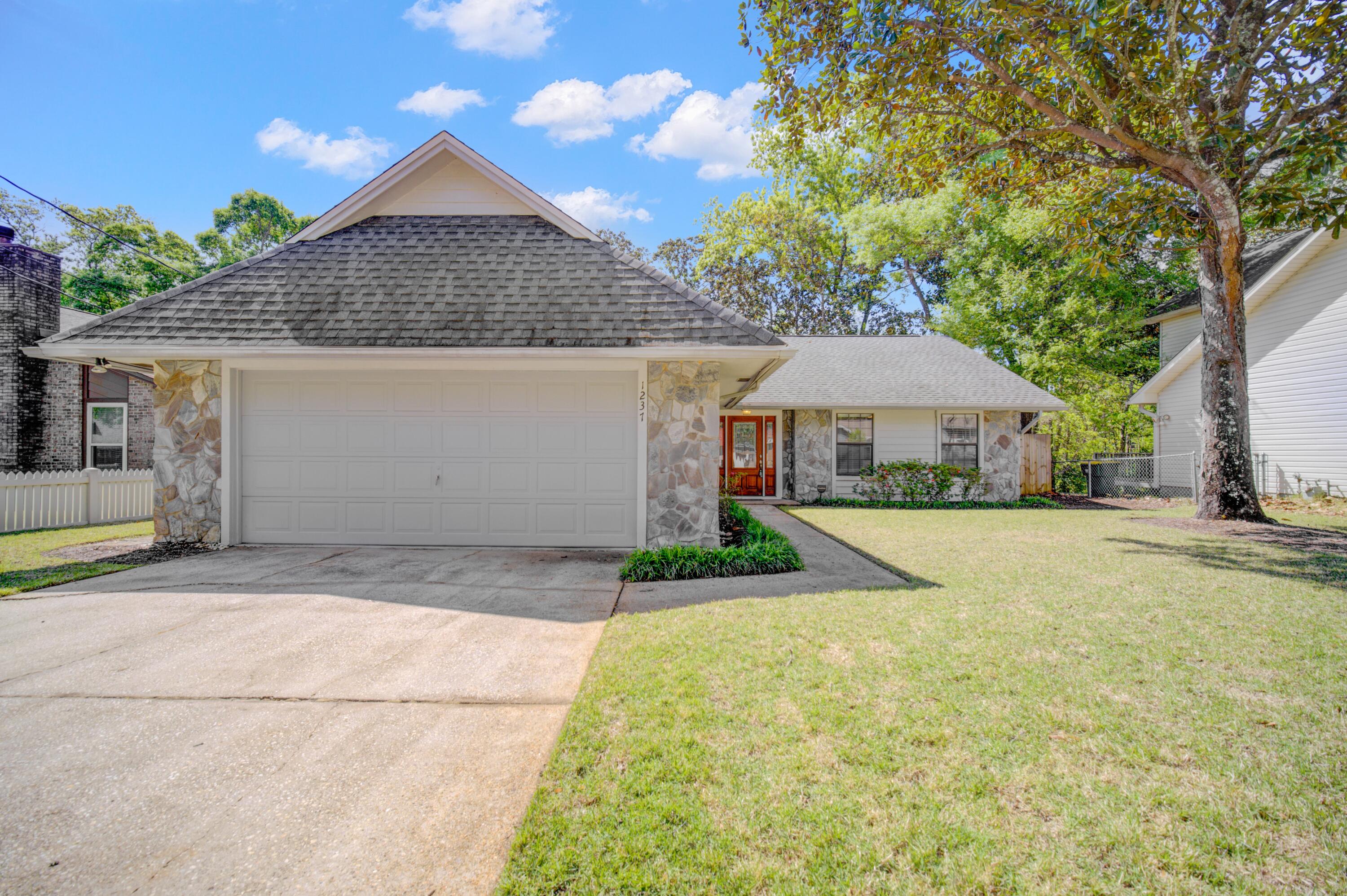 CREEKSIDE 4 - Residential