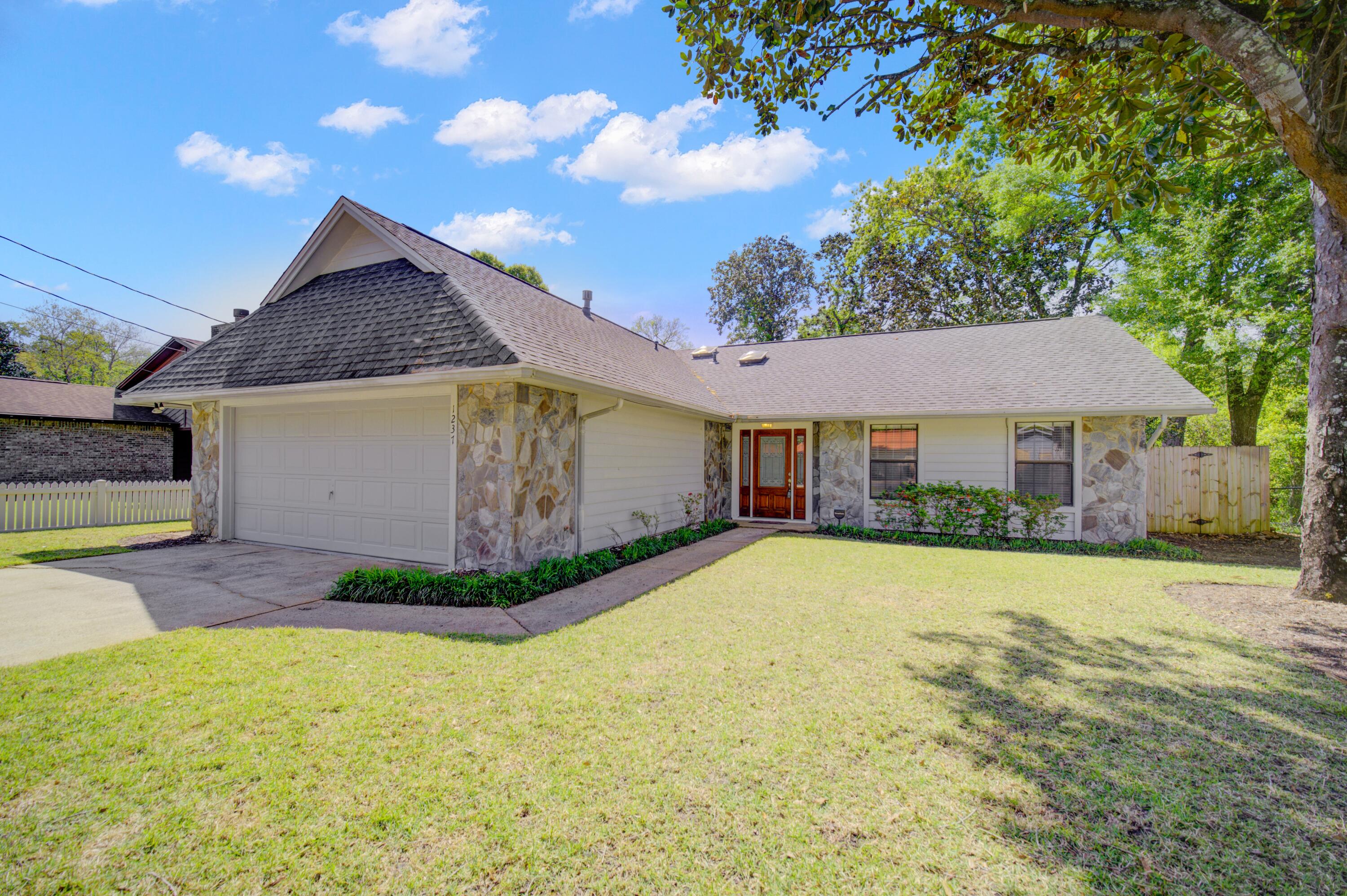 CREEKSIDE 4 - Residential