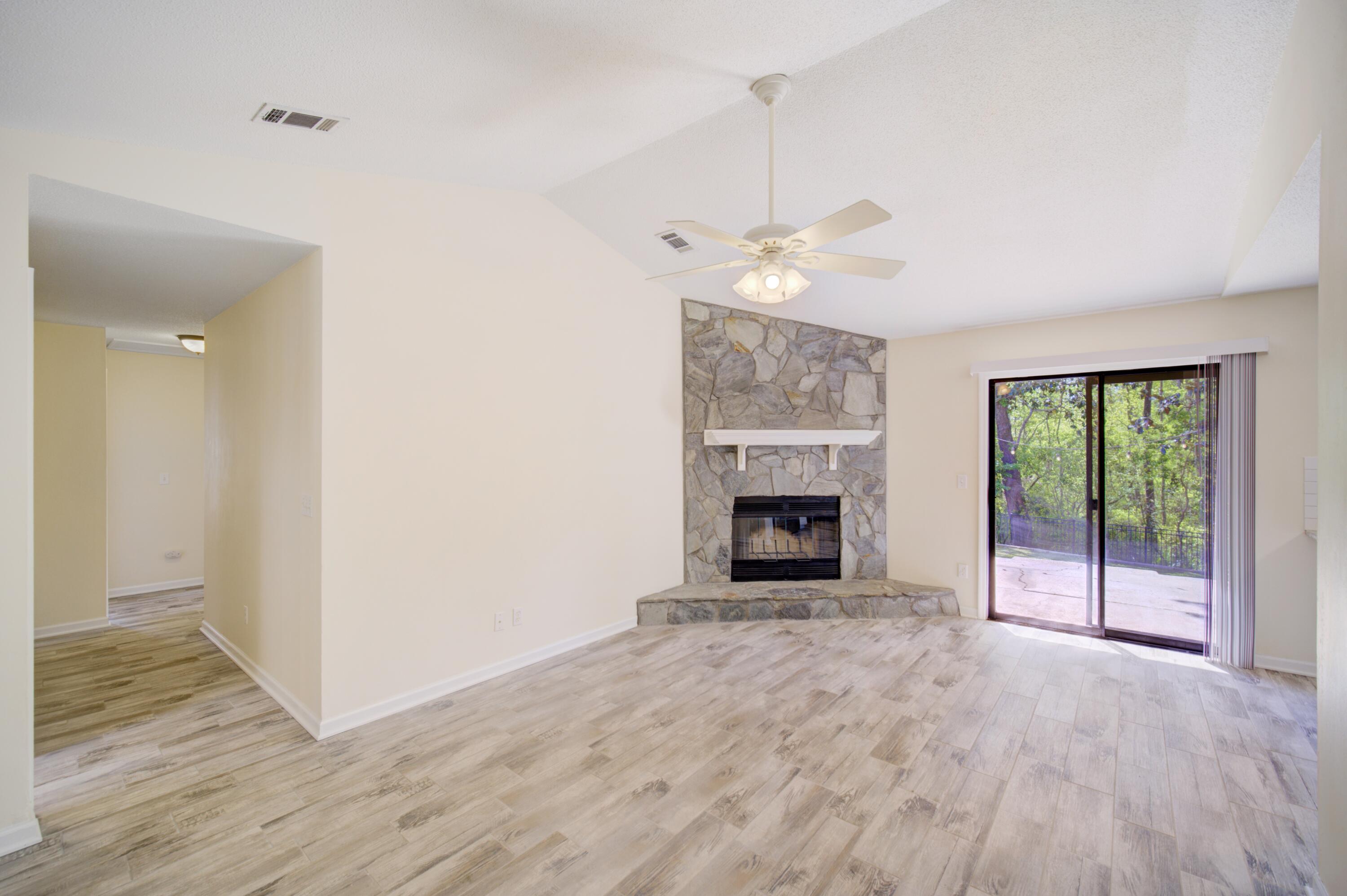 CREEKSIDE 4 - Residential