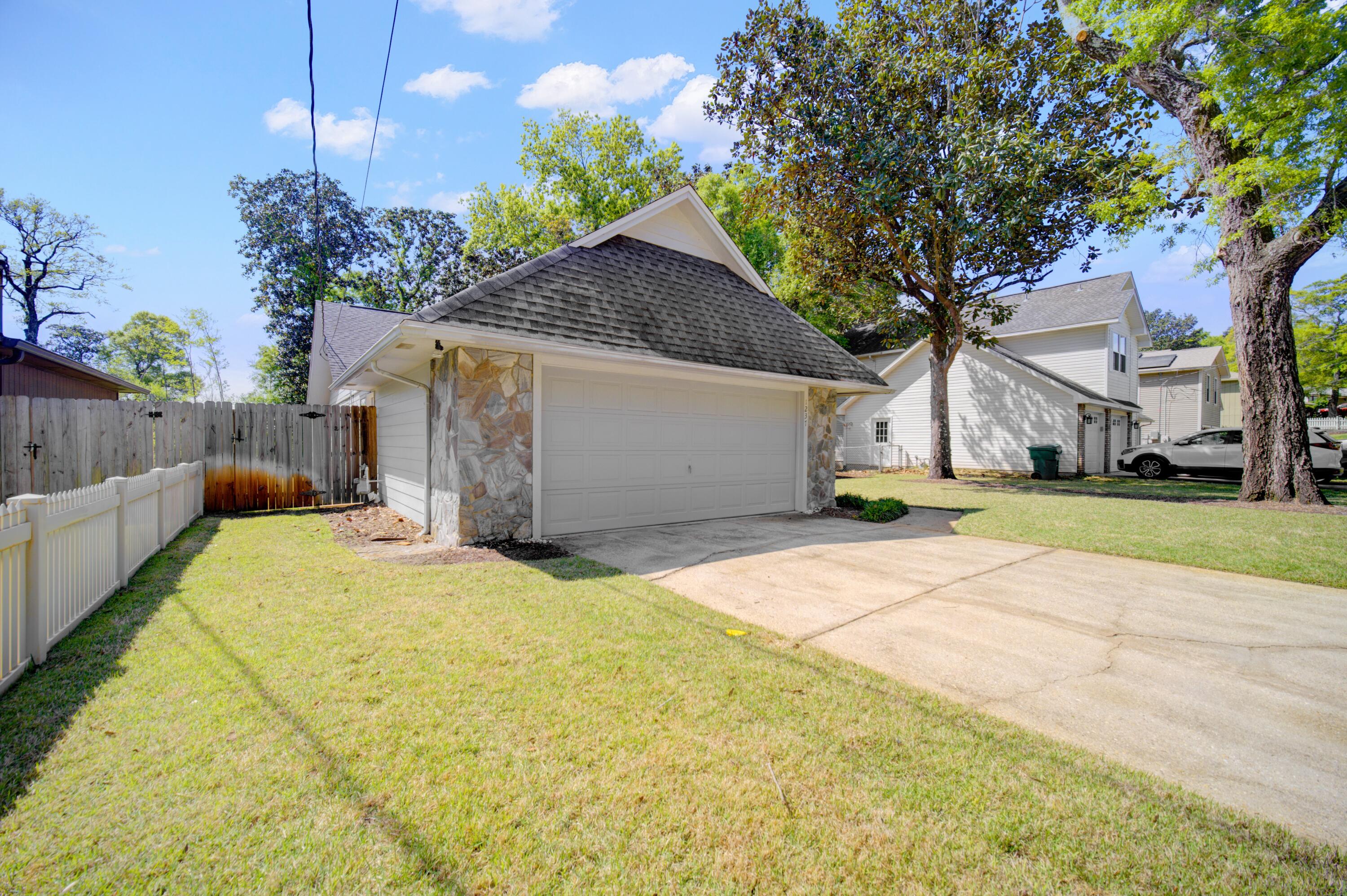 CREEKSIDE 4 - Residential