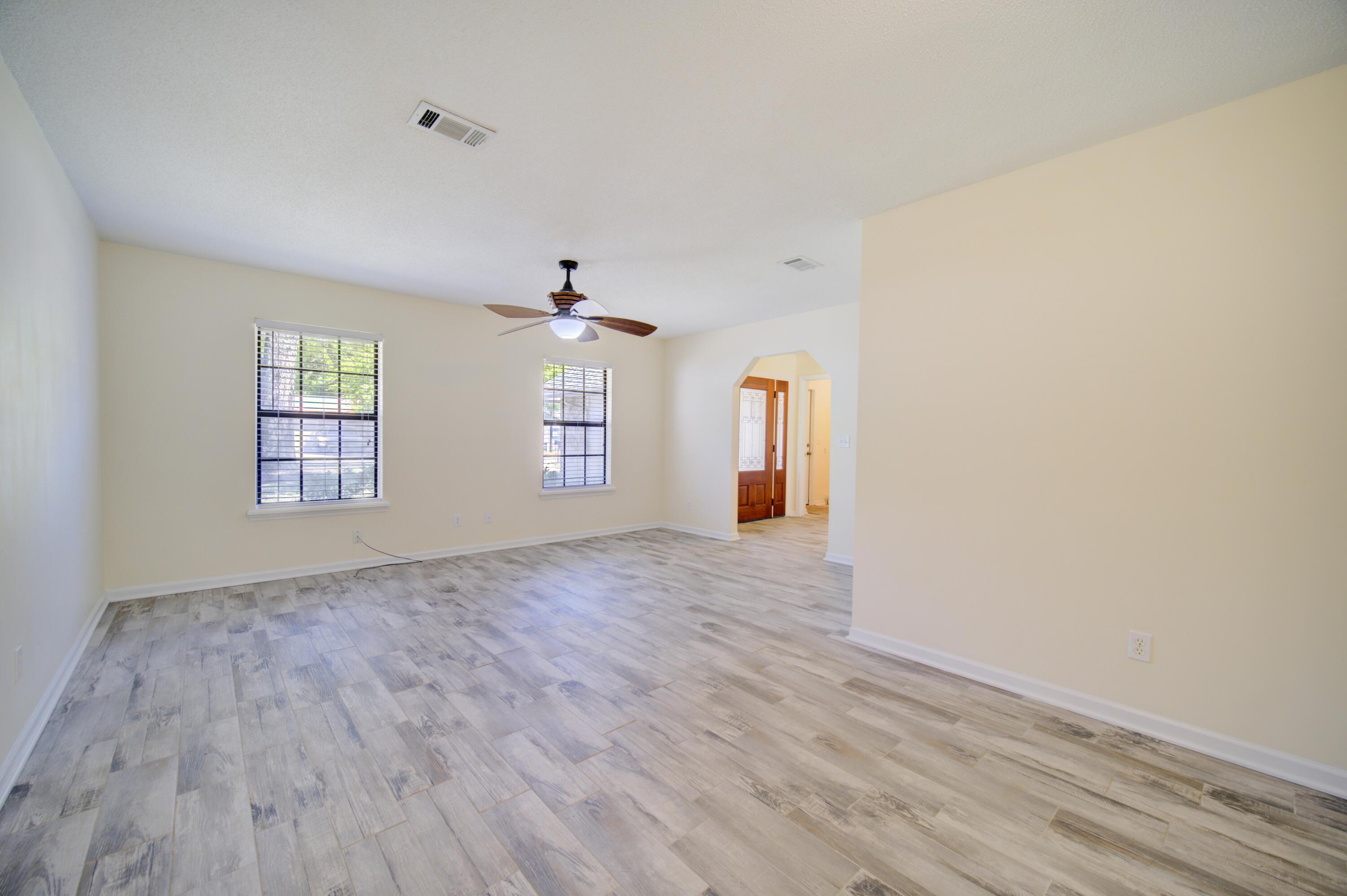 CREEKSIDE 4 - Residential