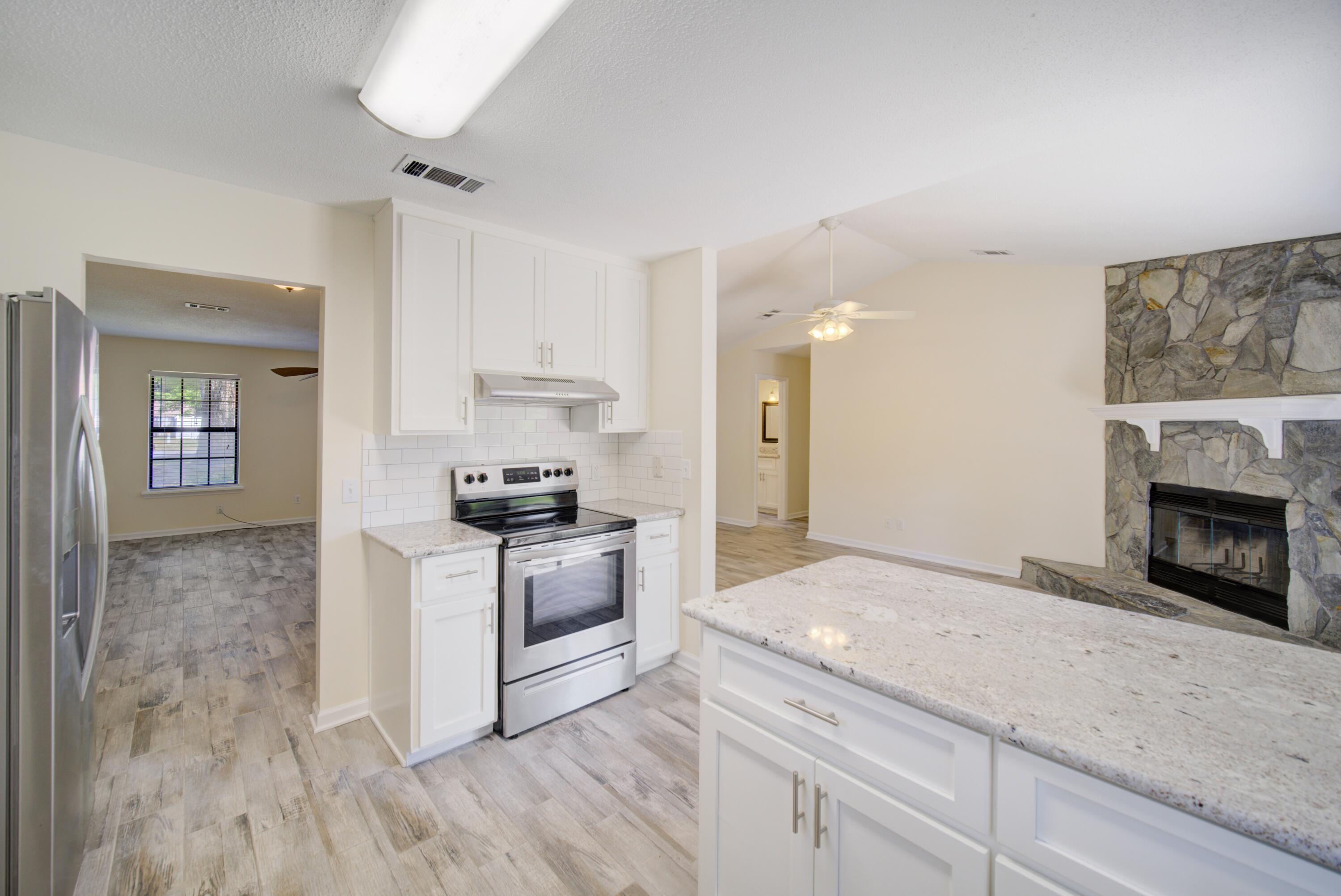 CREEKSIDE 4 - Residential