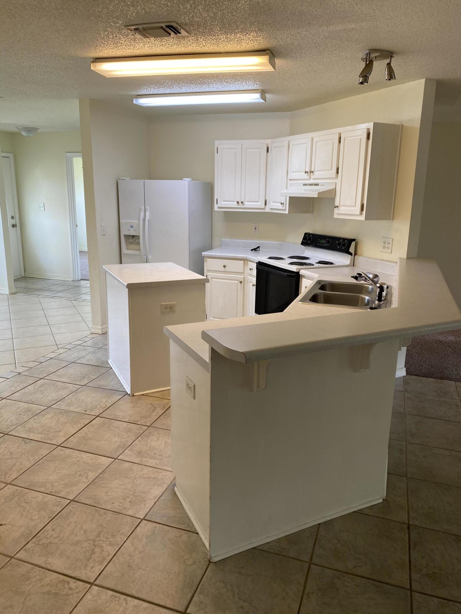 BISCAYNE POINTE/PINE RANCH - Residential