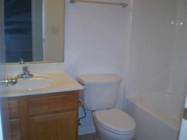 BAYWOOD T/H - Residential Lease