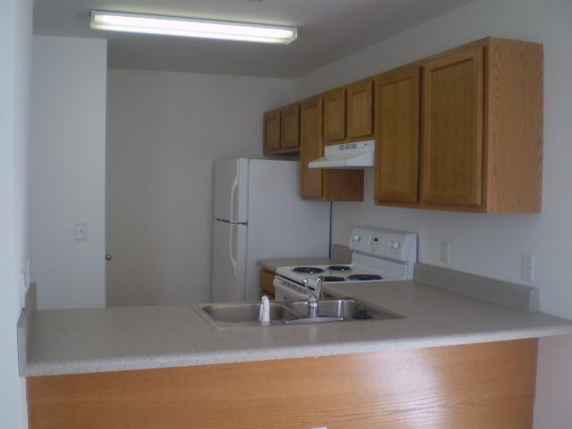 BAYWOOD T/H - Residential Lease