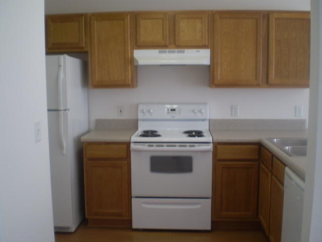 BAYWOOD T/H - Residential Lease